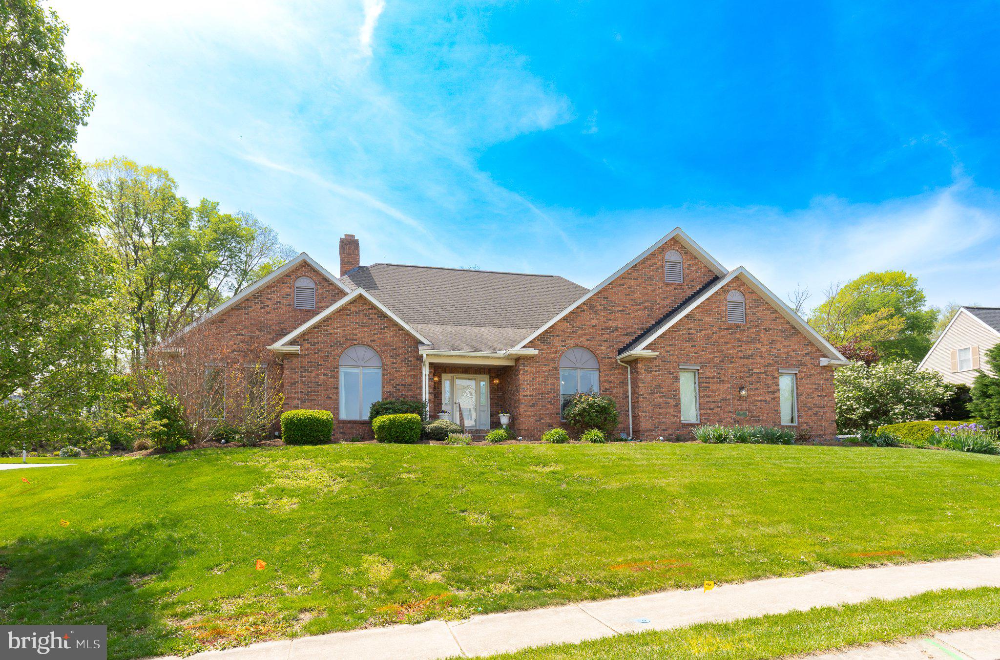 WOODS EDGE - Residential