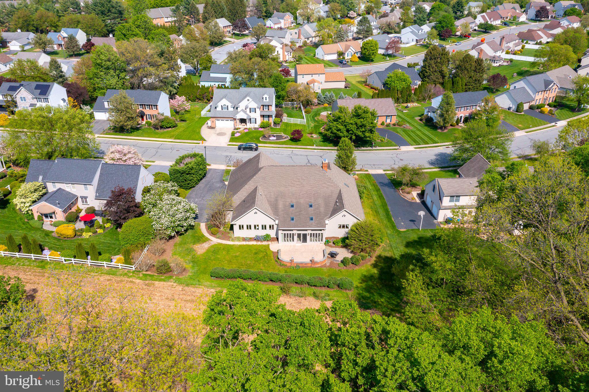 WOODS EDGE - Residential