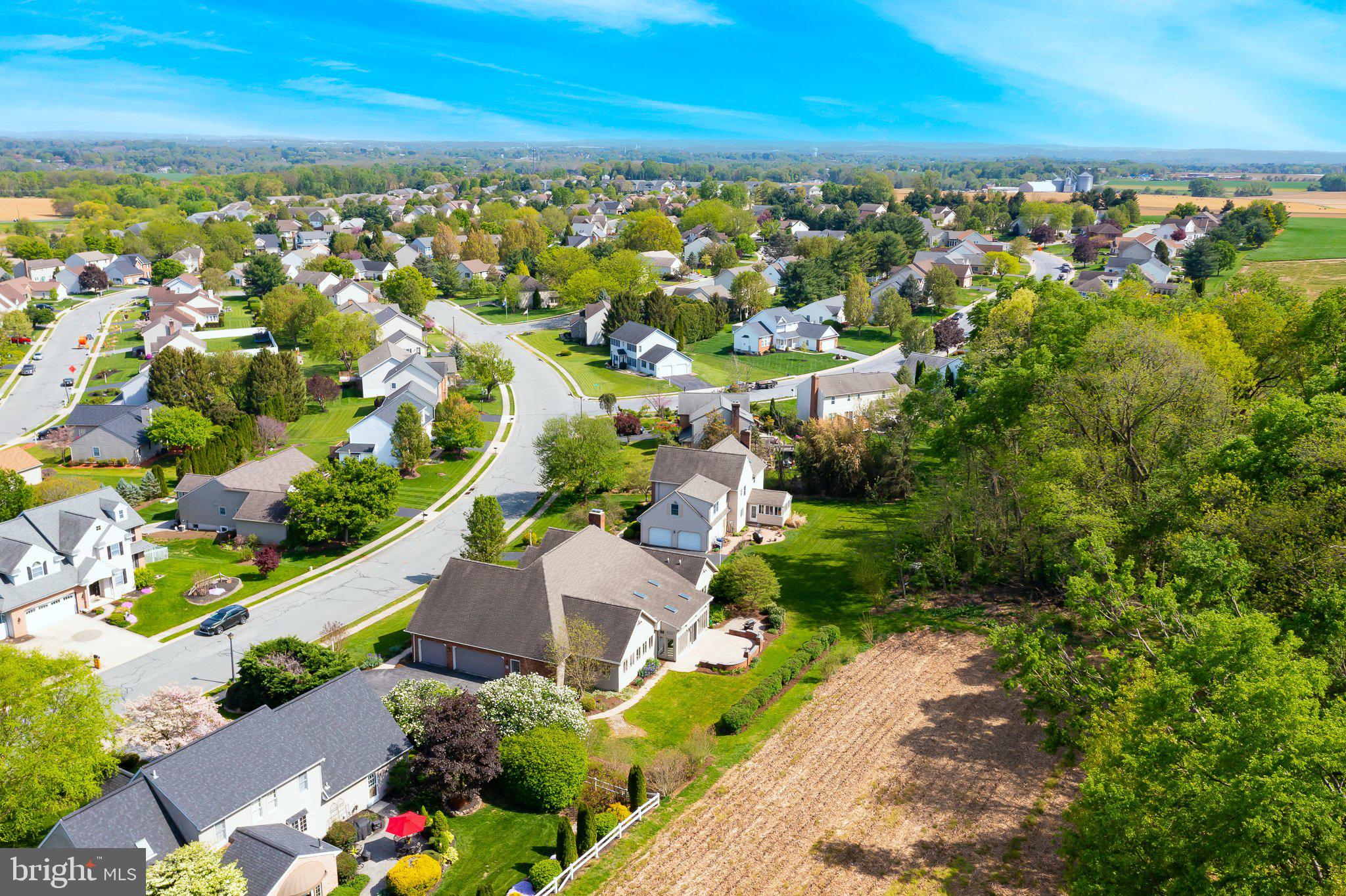 WOODS EDGE - Residential
