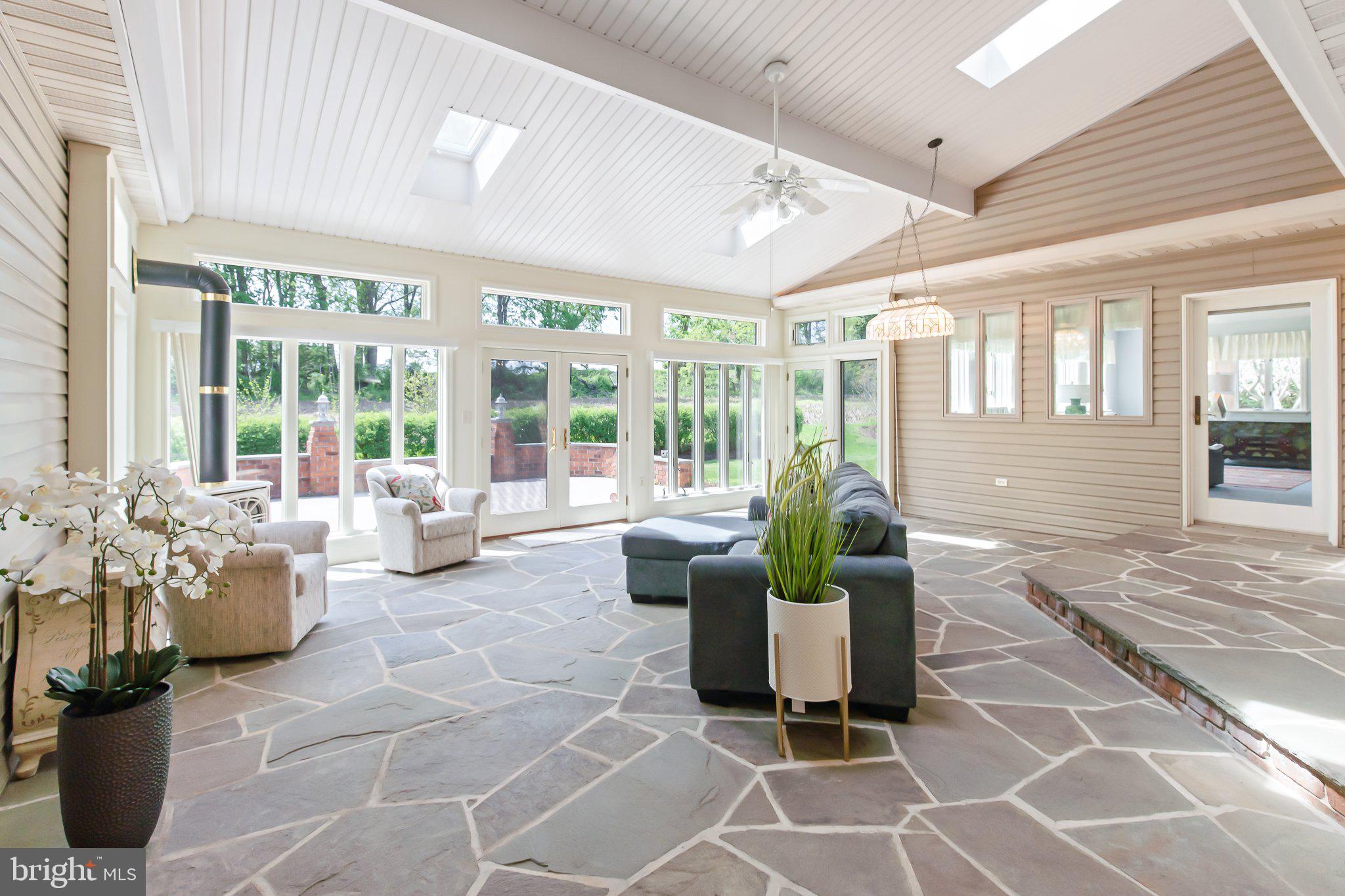 WOODS EDGE - Residential