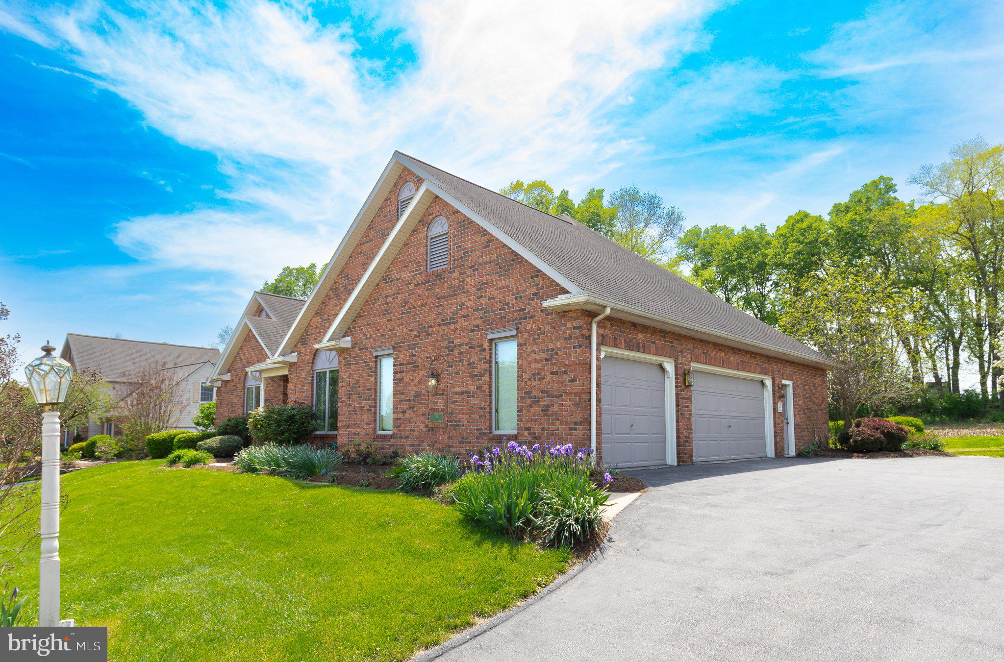 WOODS EDGE - Residential