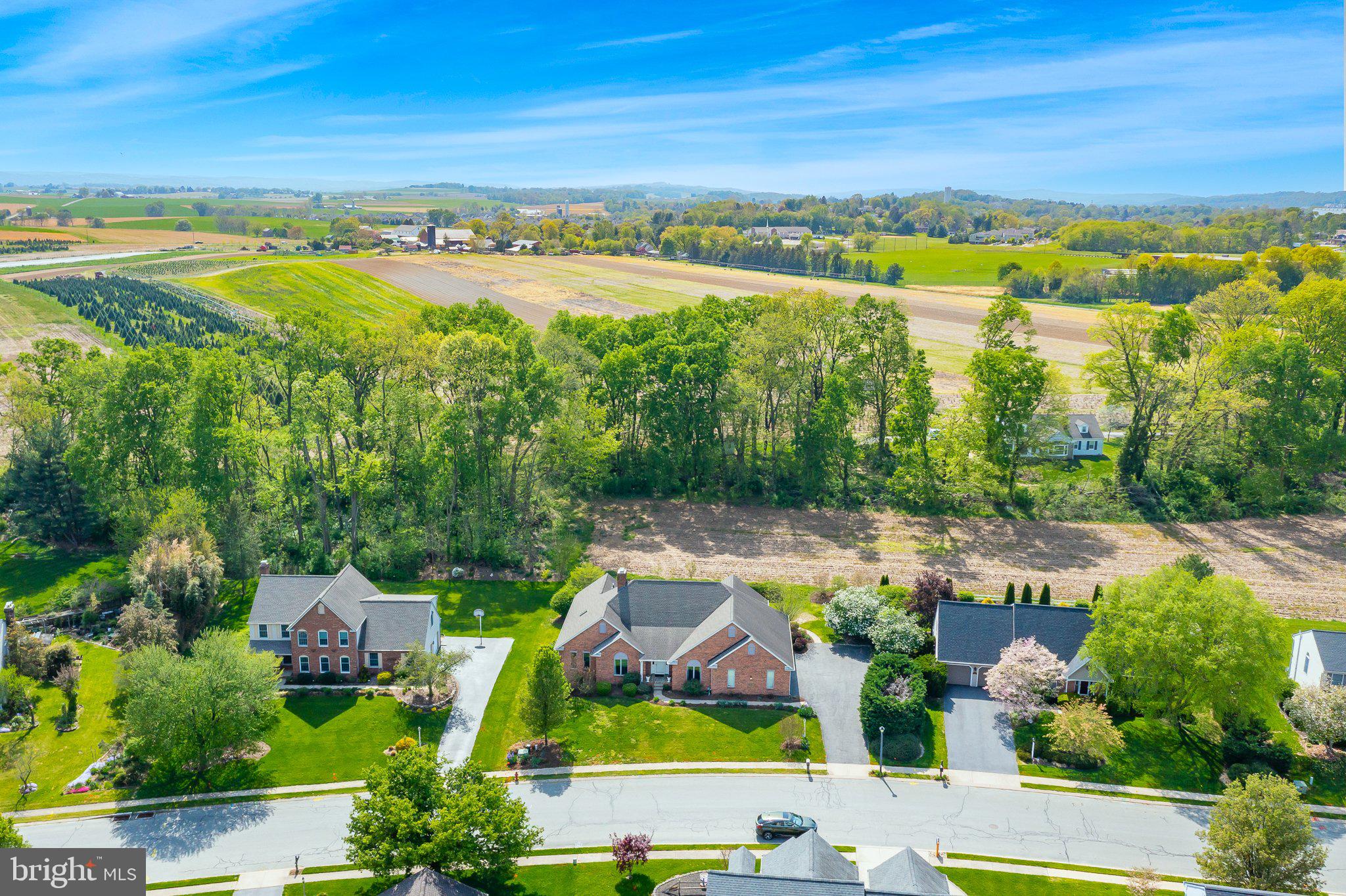 WOODS EDGE - Residential