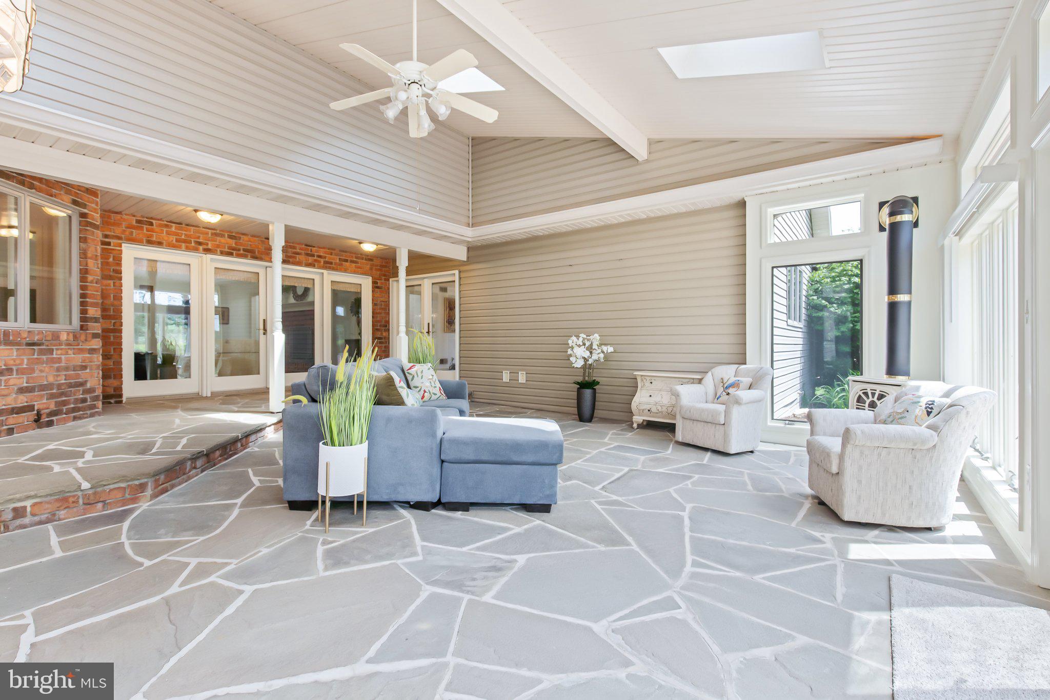 WOODS EDGE - Residential