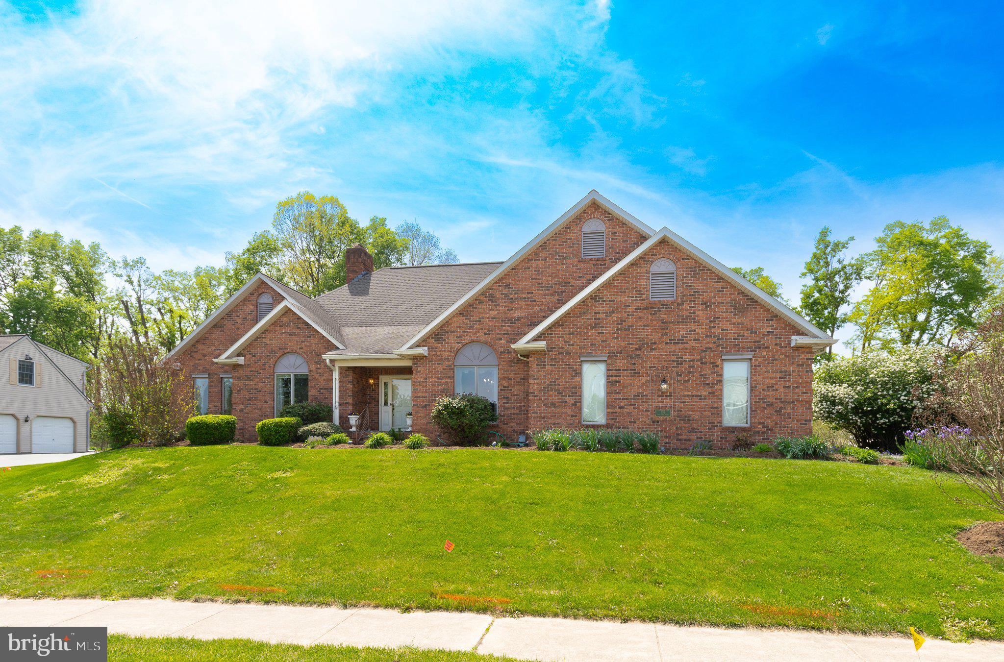 WOODS EDGE - Residential