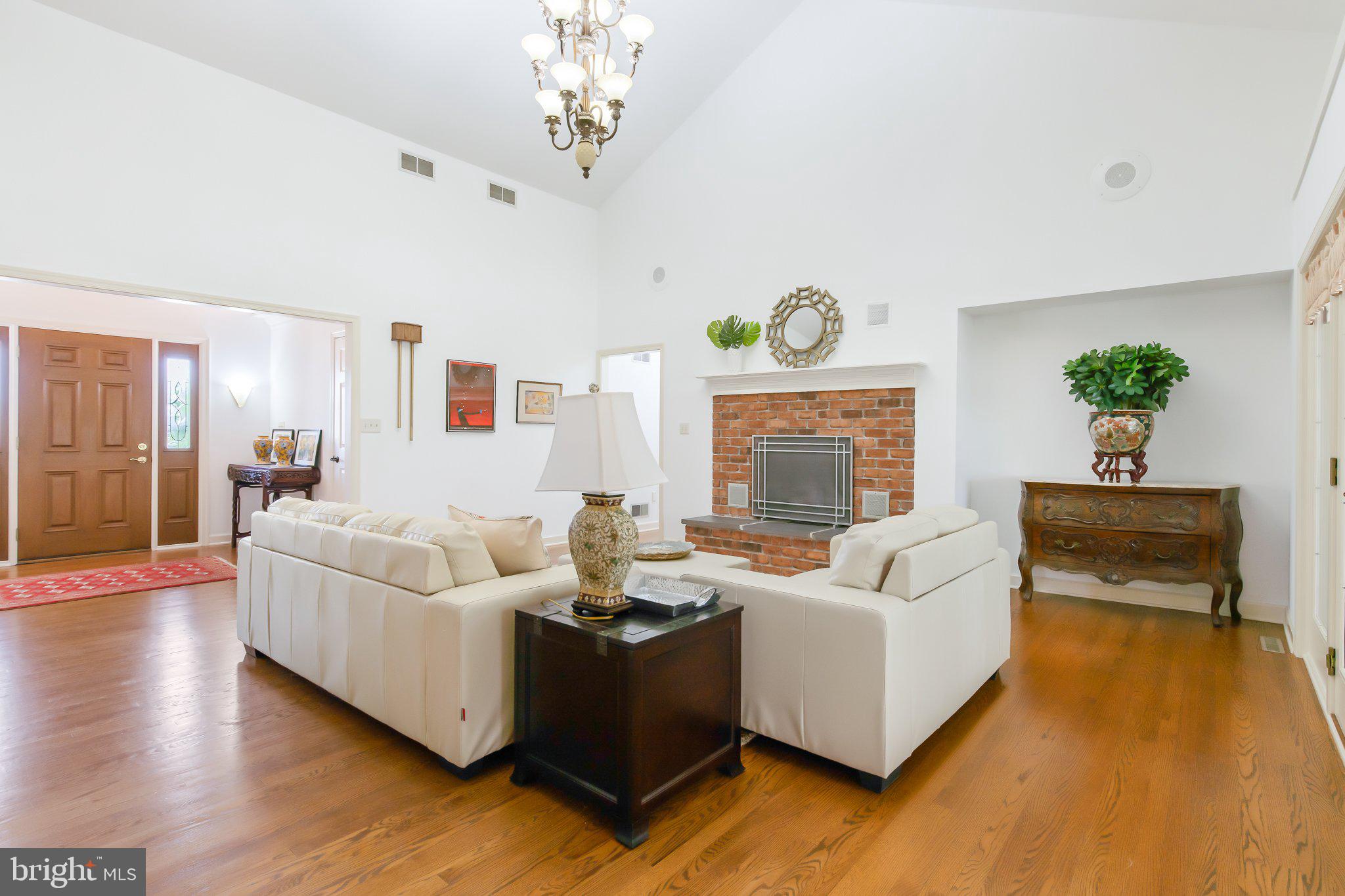 WOODS EDGE - Residential