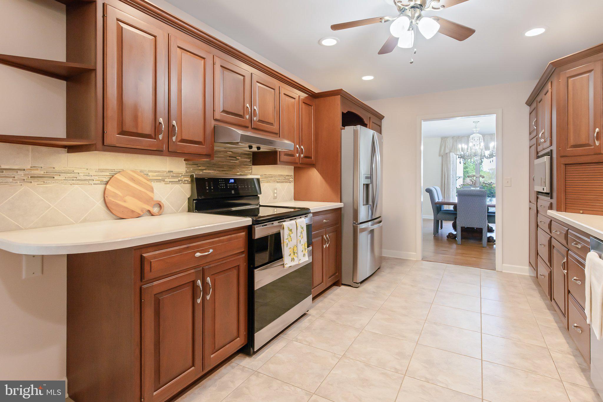 WOODS EDGE - Residential
