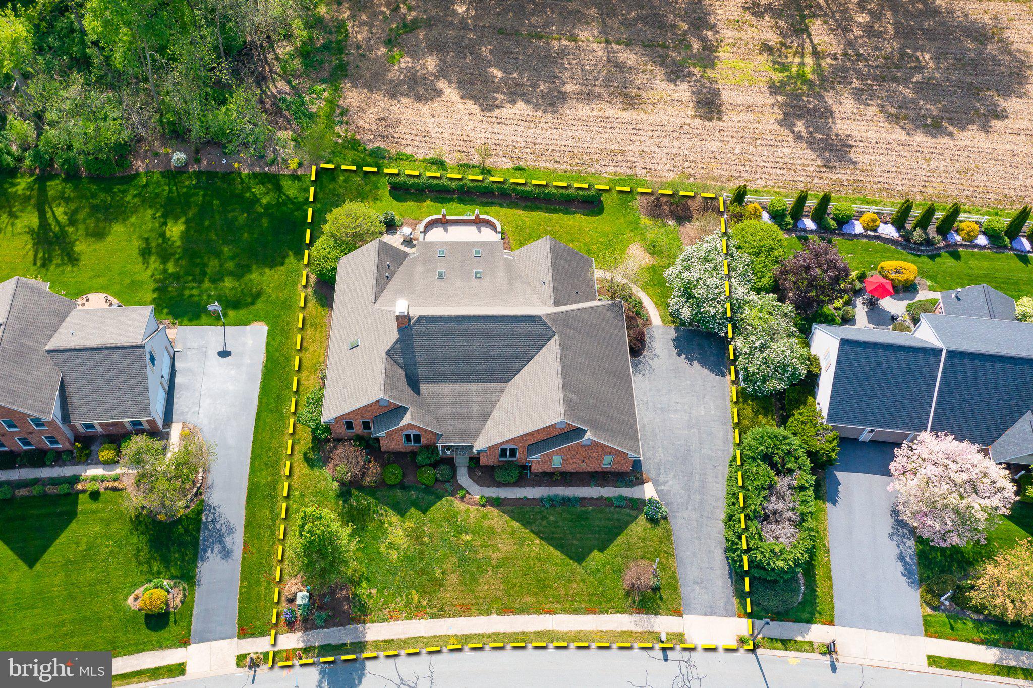 WOODS EDGE - Residential
