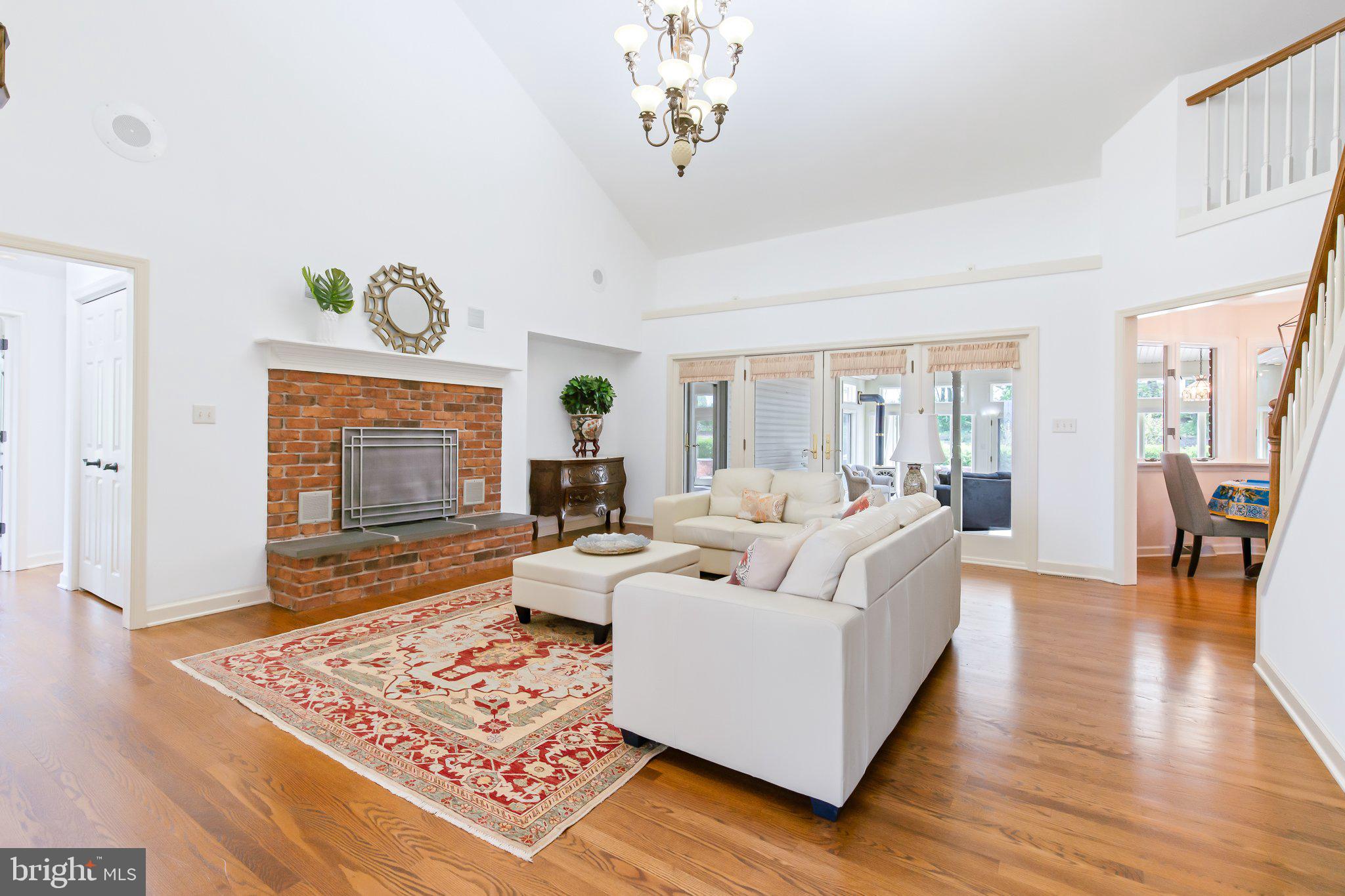 WOODS EDGE - Residential