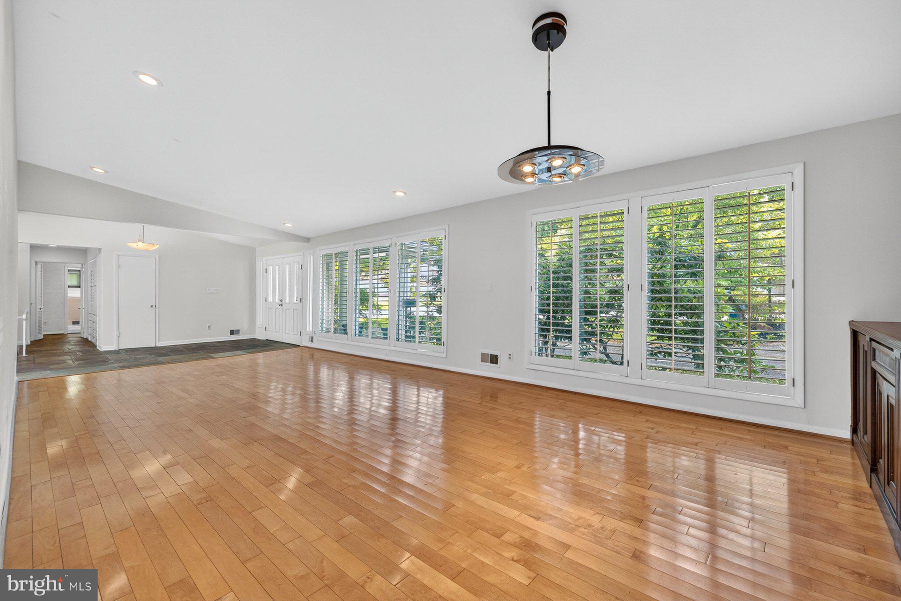 ROLLINGWOOD - Residential