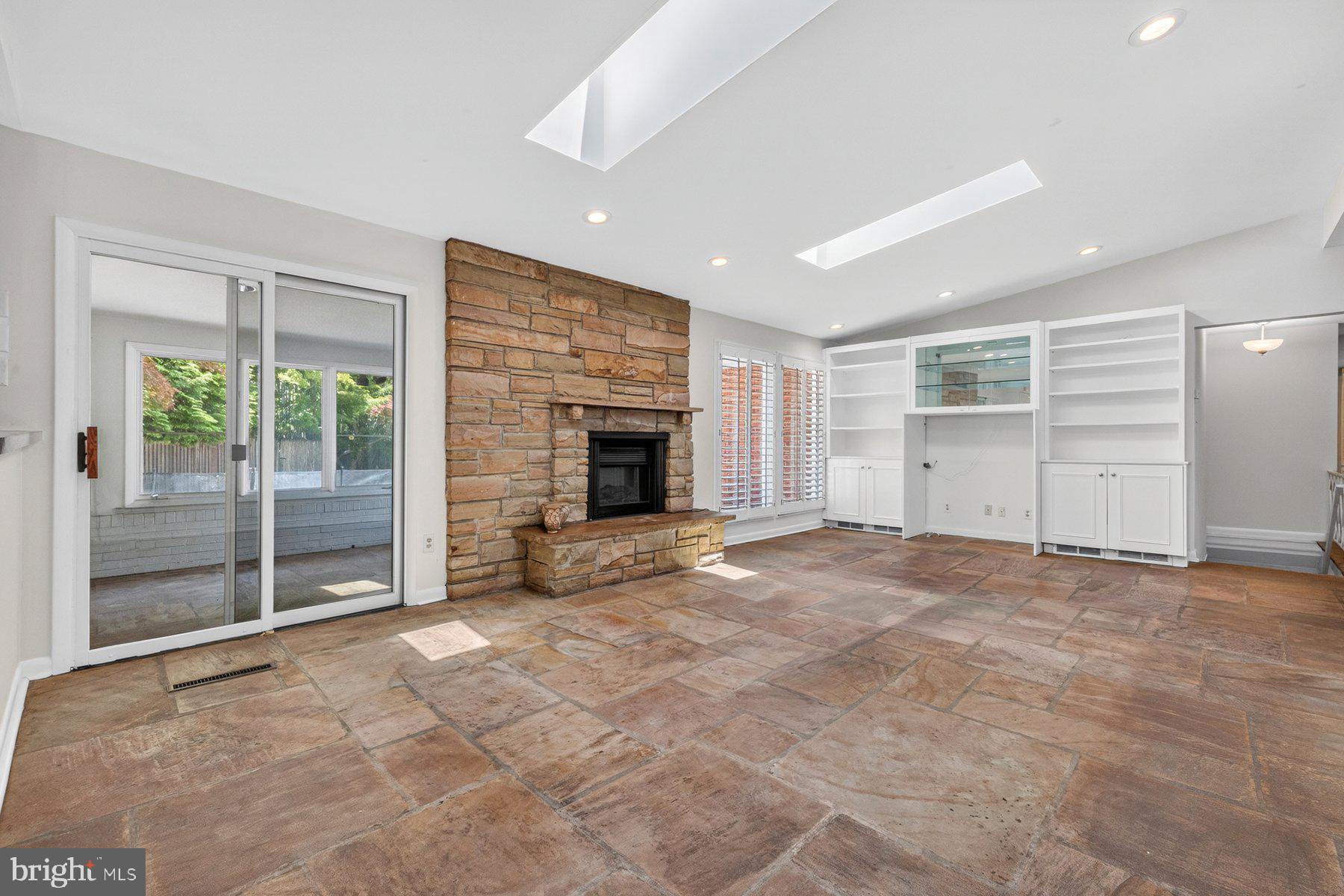 ROLLINGWOOD - Residential