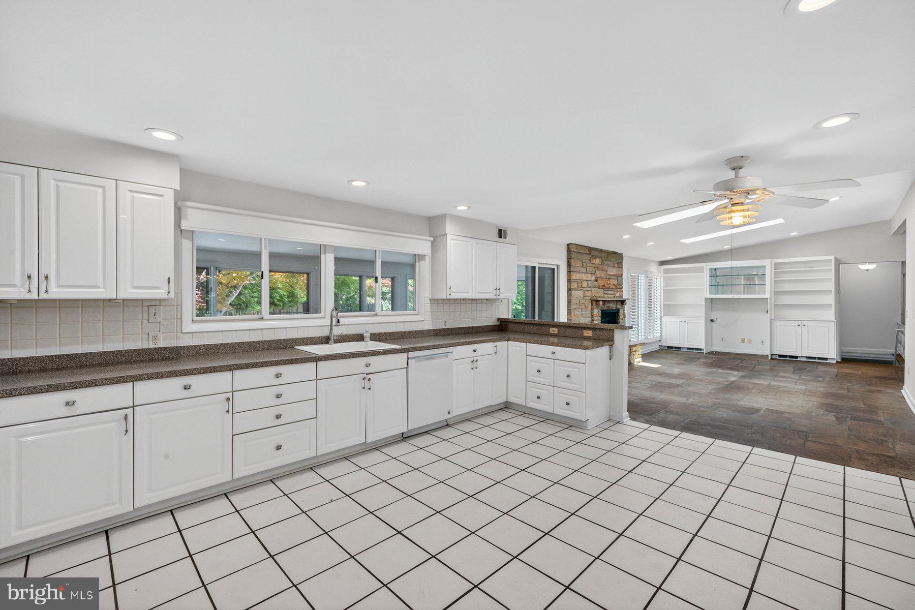 ROLLINGWOOD - Residential