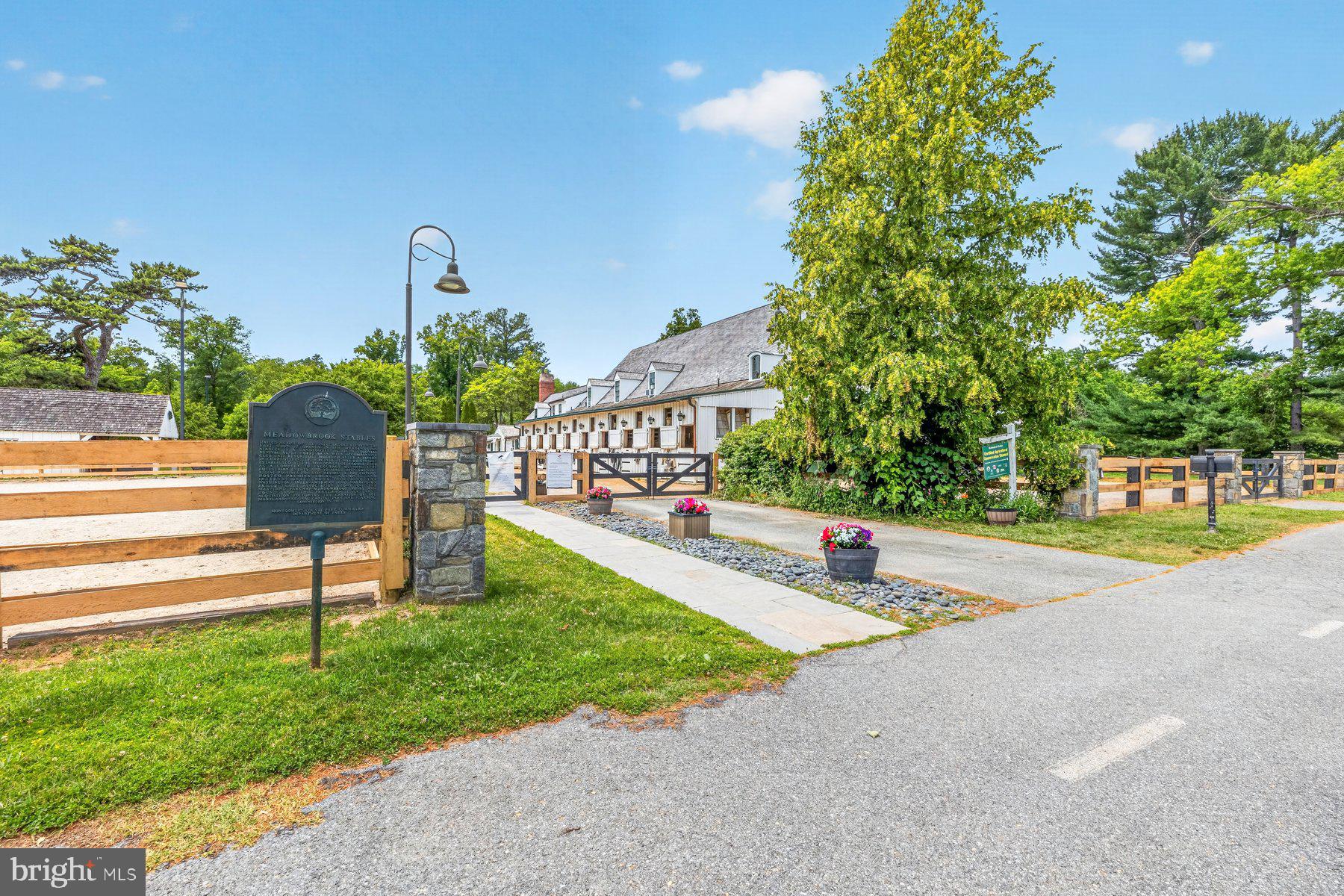 ROLLINGWOOD - Residential