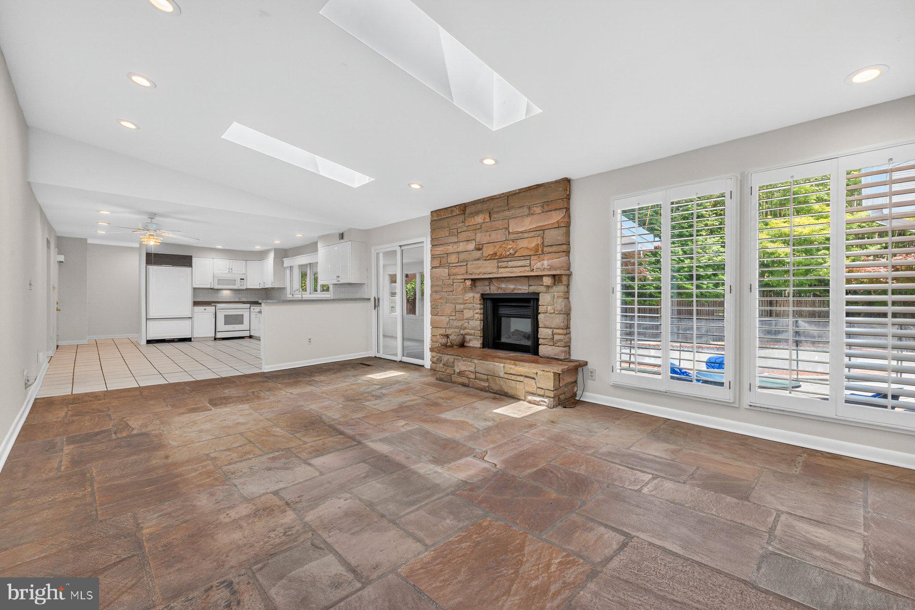 ROLLINGWOOD - Residential
