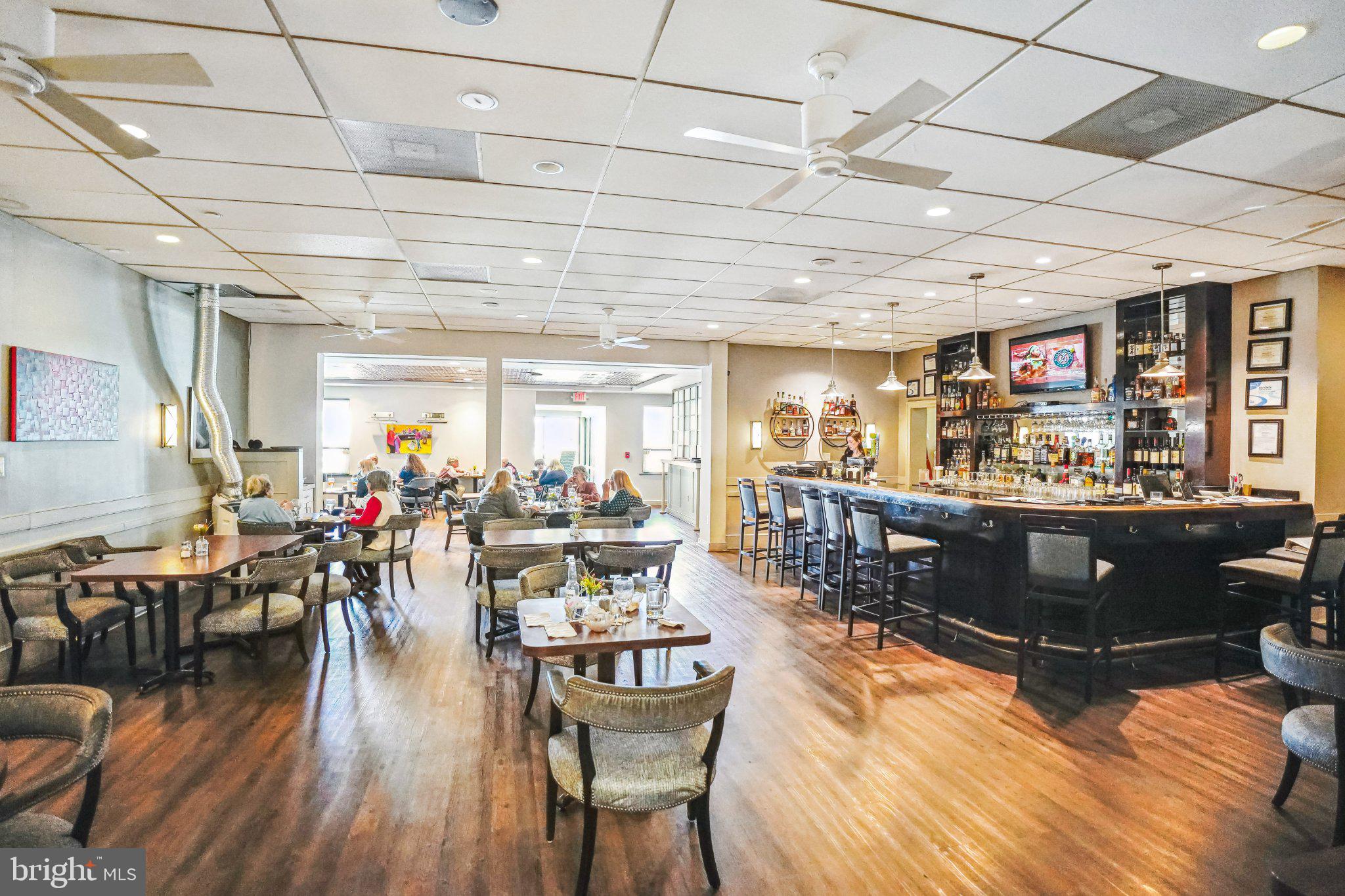 TURNBERRY COURTS AT LEIS - Residential