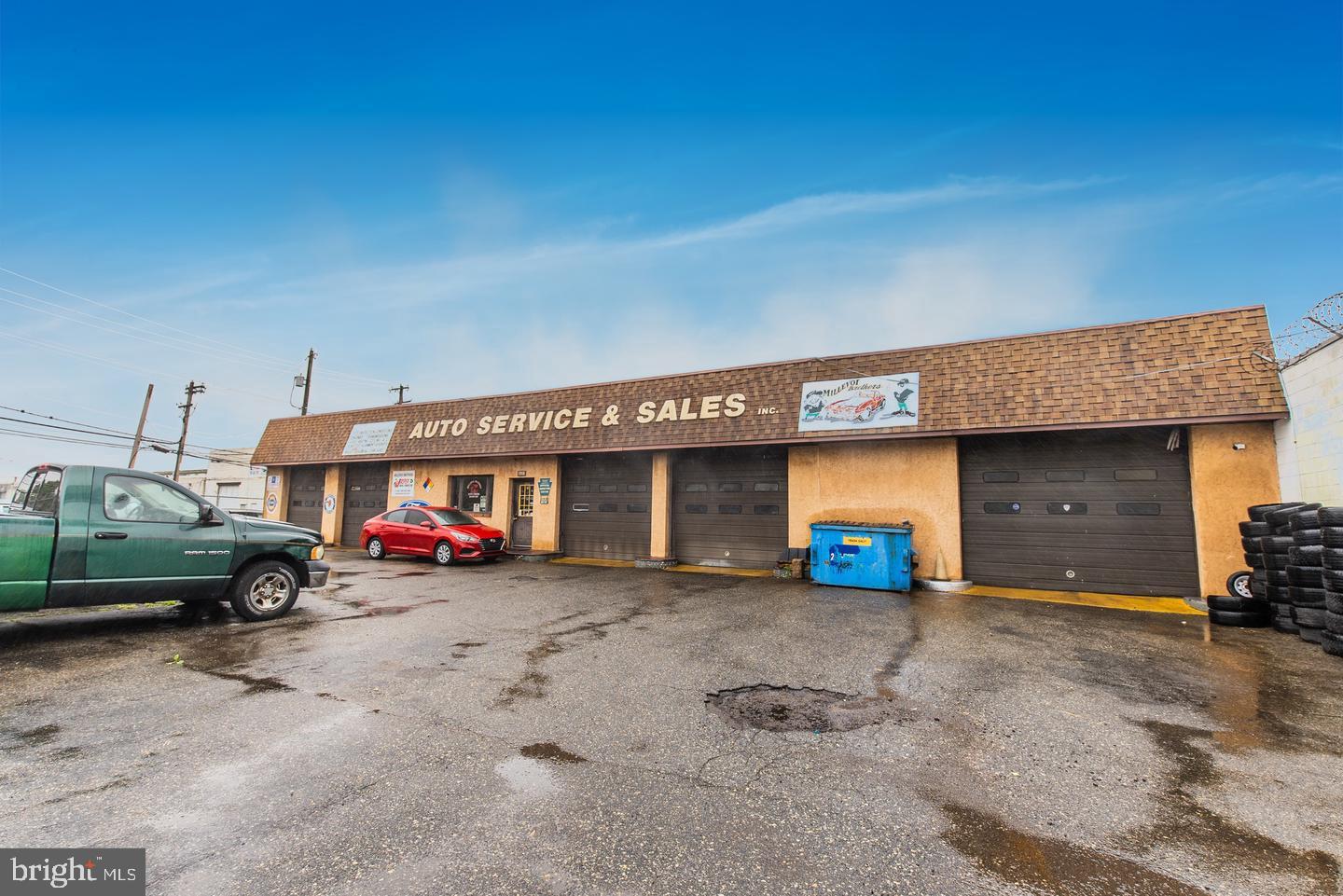 HOLMESBURG - Commercial Sale