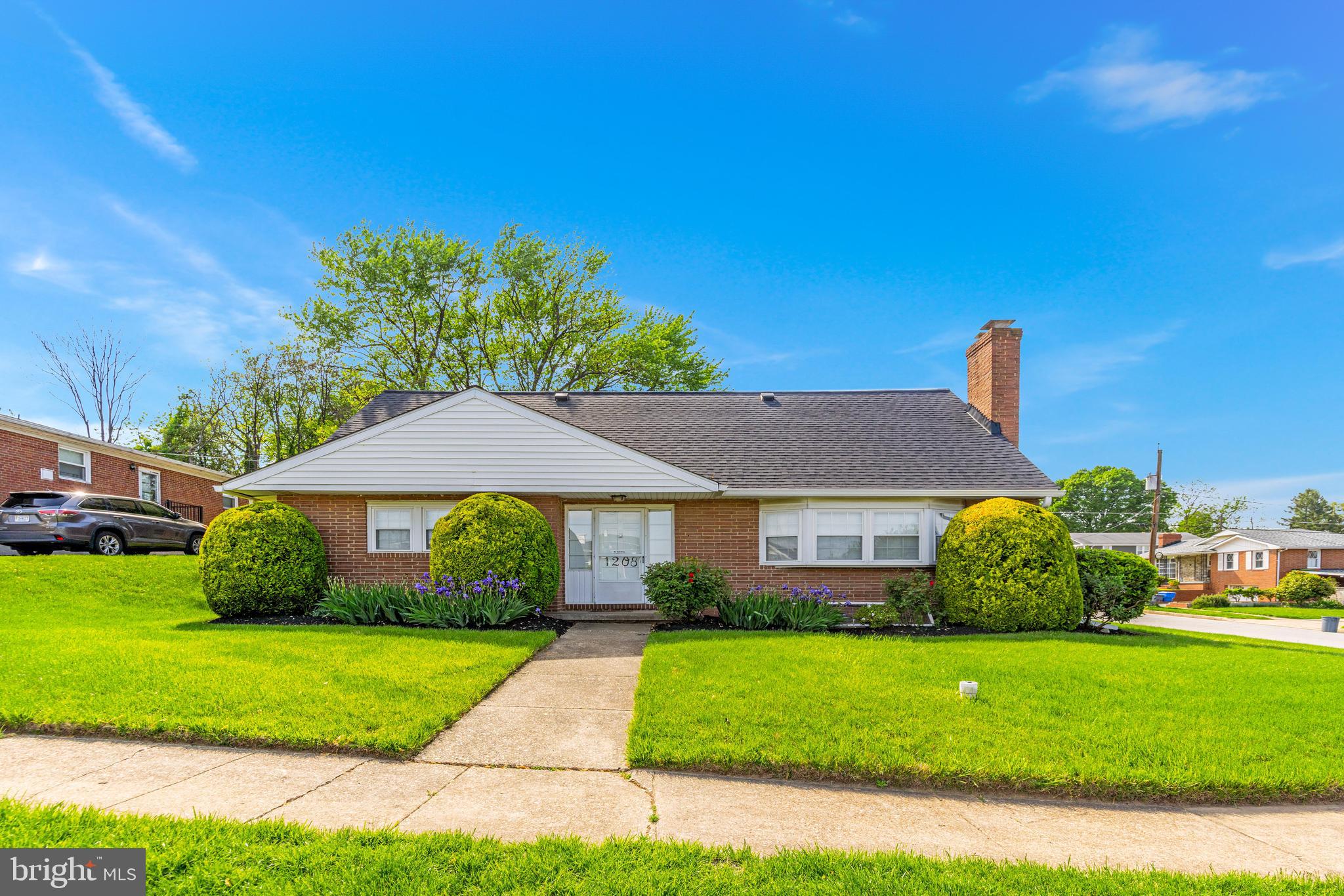 3 bed 3.5 bath beautiful brick home in the extremely desired Hillshire community. The open floor plan is flooded with natural light and tons of living space. Gourmet kitchen is a chefs’ dream with wall oven, cooktop and generous island.  Looking for a main floor primary suite include custom walk in closet? Look not further!! The primary bath boasts a soaking tub, double vanity and oversized shower with beautiful tile. Downstairs offers endless opportunities for storage or additional finished living space. 2 car garage connected to the house with breezeway space that can easily be an additional area for entertainment as it leads to the flat landscaped backyard. Welcome home!