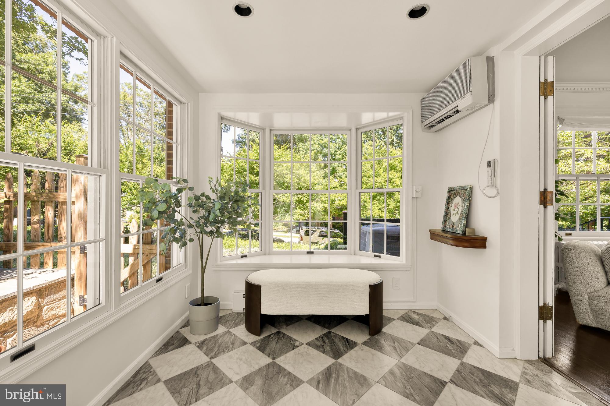 CHEVY CHASE - Residential