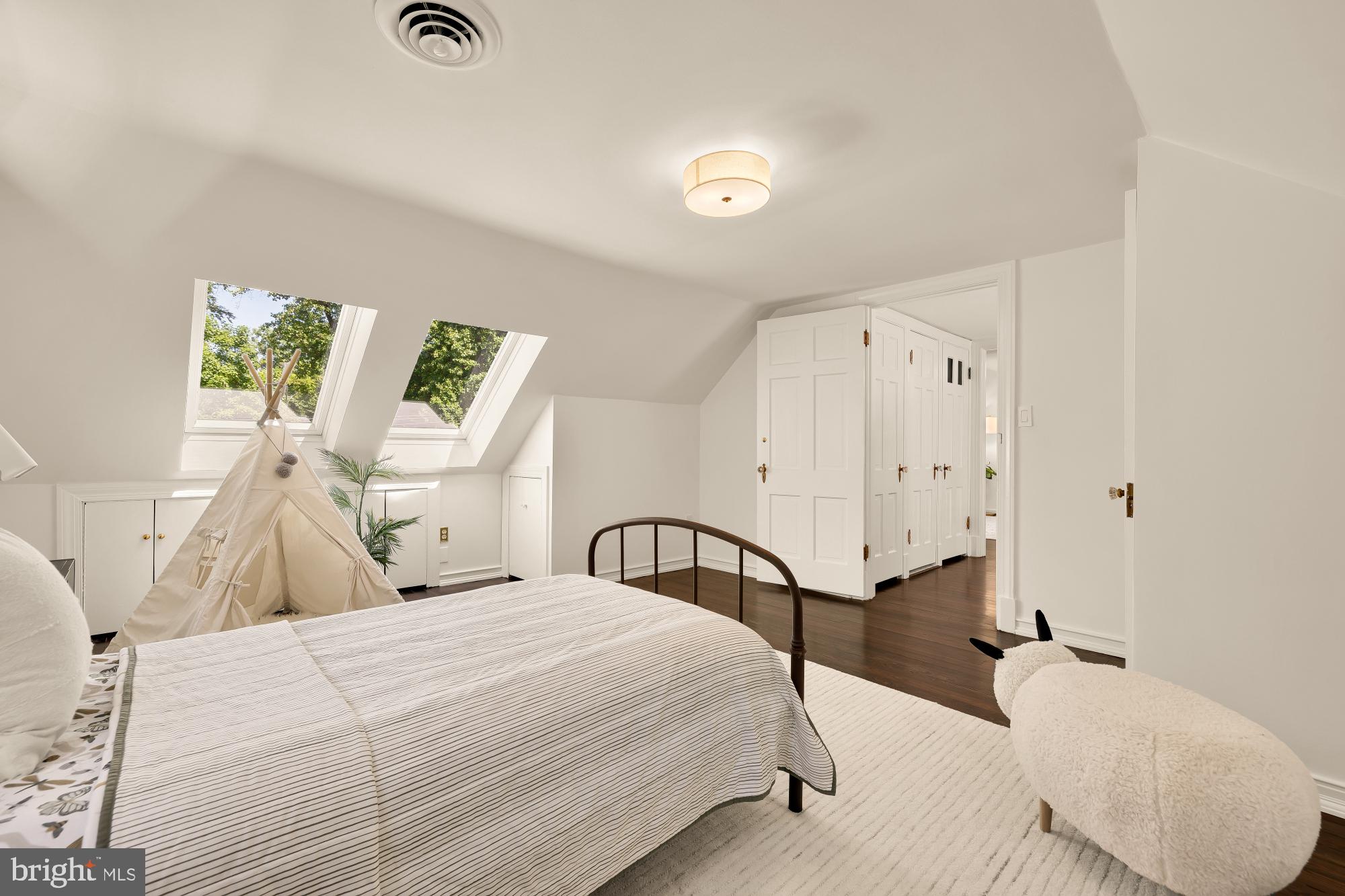 CHEVY CHASE - Residential