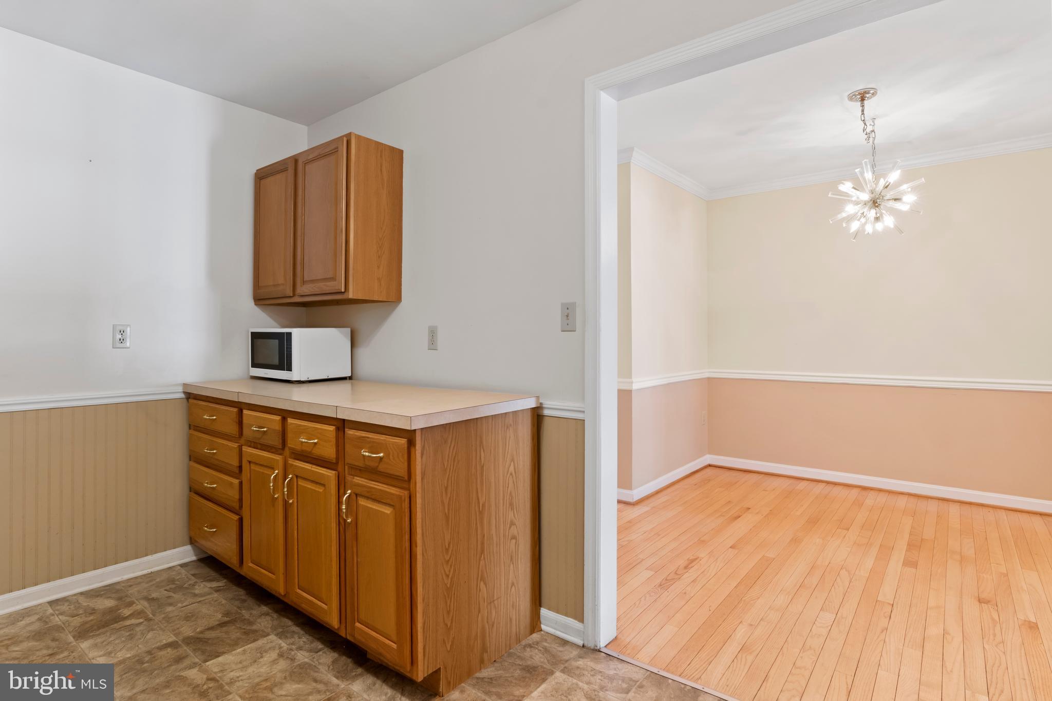 CUMBERLAND COURT APARTMENTS - Residential