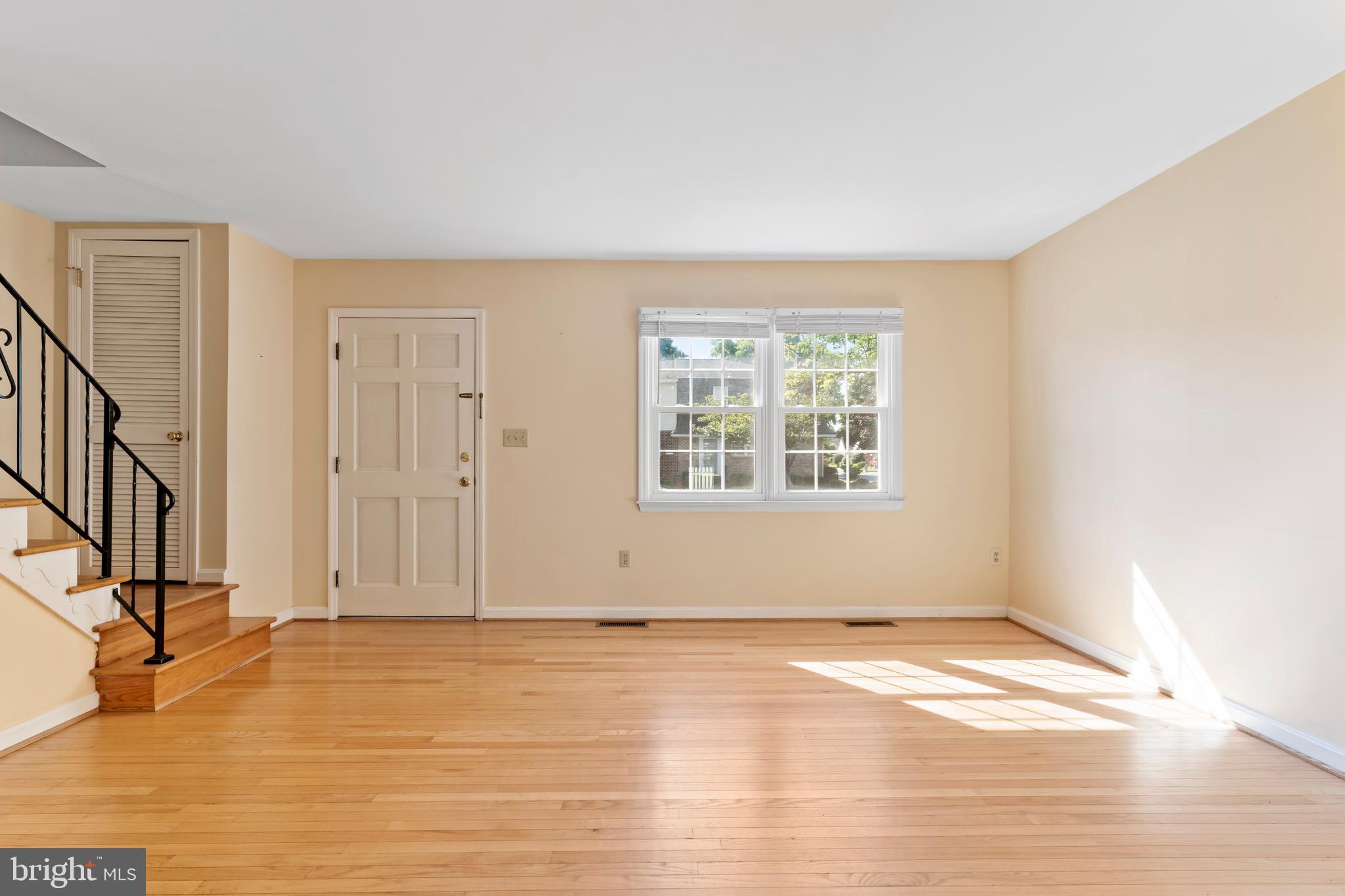 CUMBERLAND COURT APARTMENTS - Residential