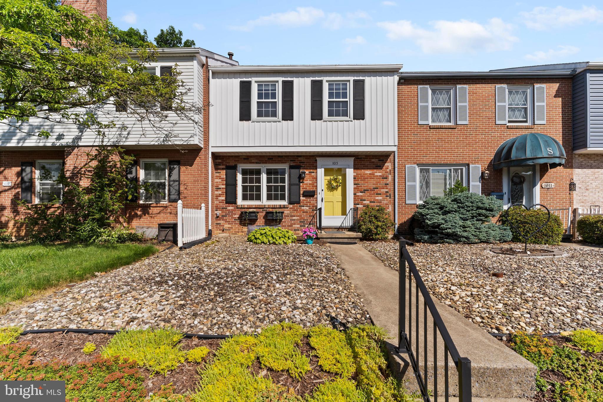 CUMBERLAND COURT APARTMENTS - Residential