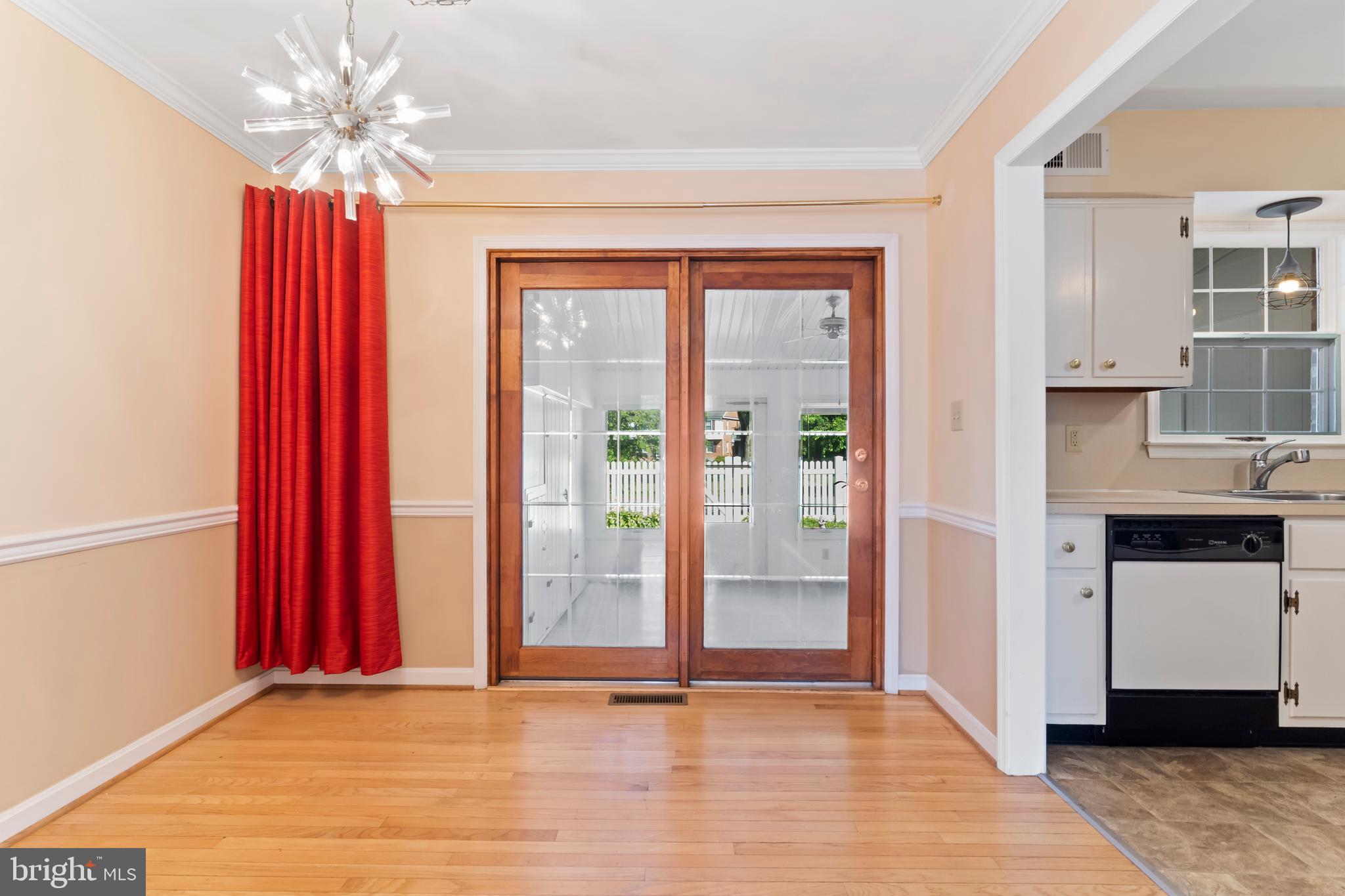 CUMBERLAND COURT APARTMENTS - Residential