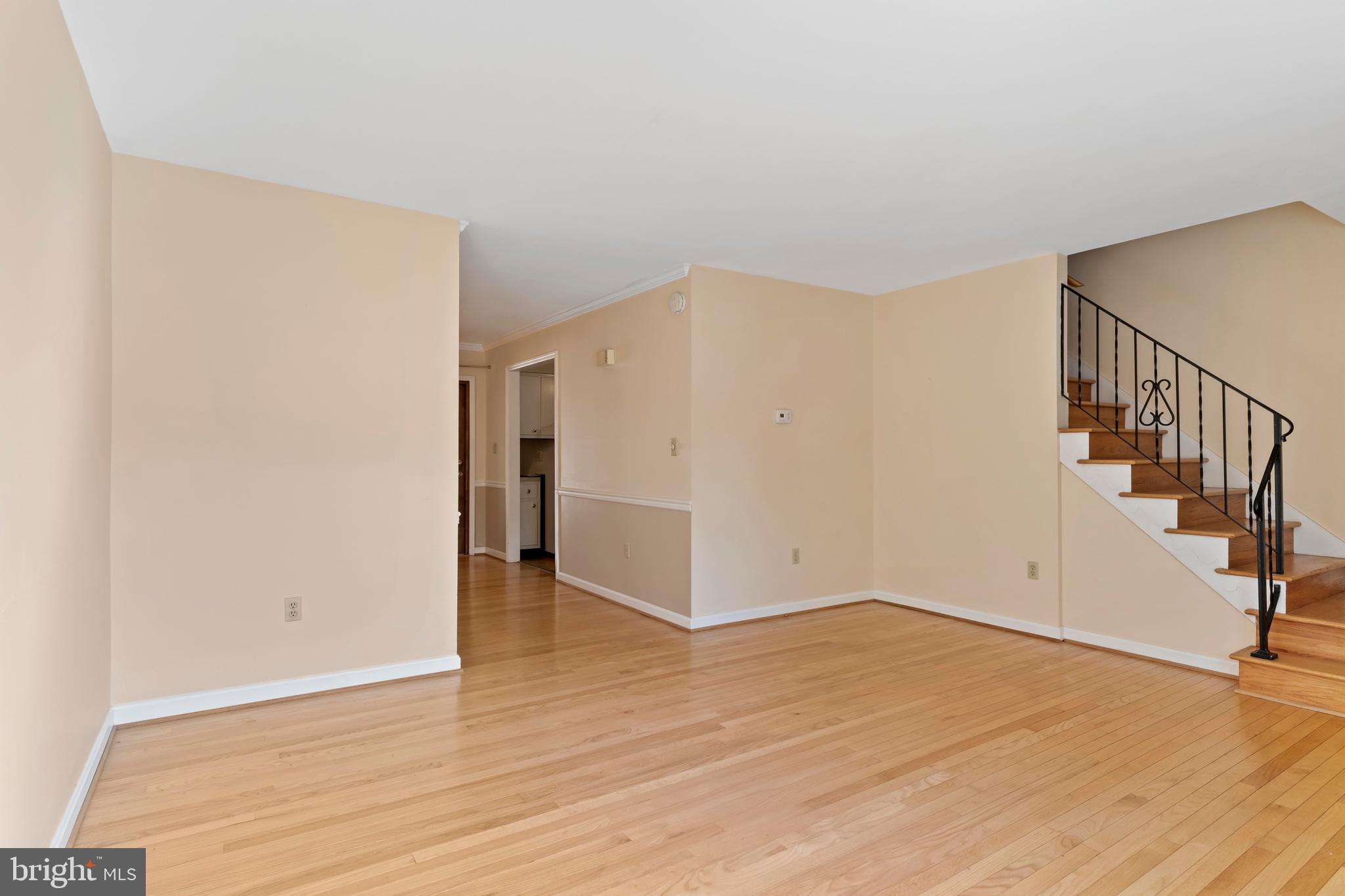 CUMBERLAND COURT APARTMENTS - Residential