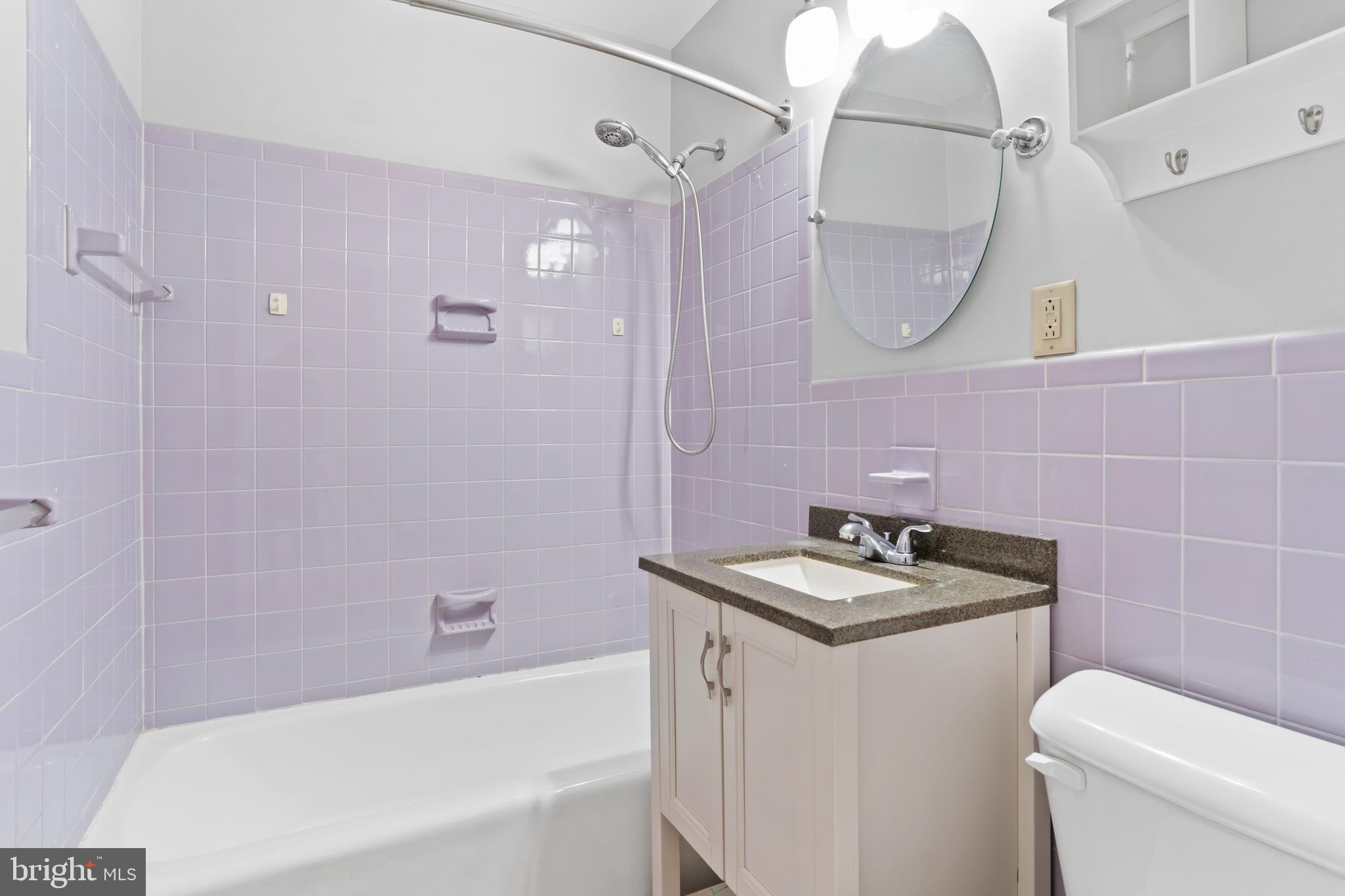 CUMBERLAND COURT APARTMENTS - Residential