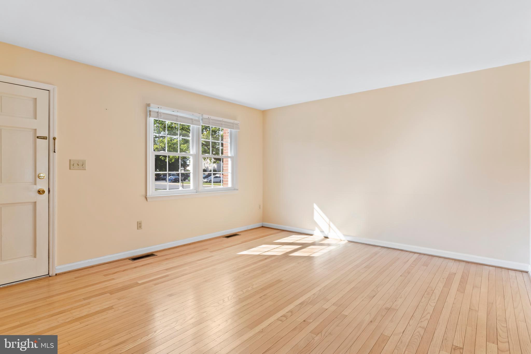 CUMBERLAND COURT APARTMENTS - Residential