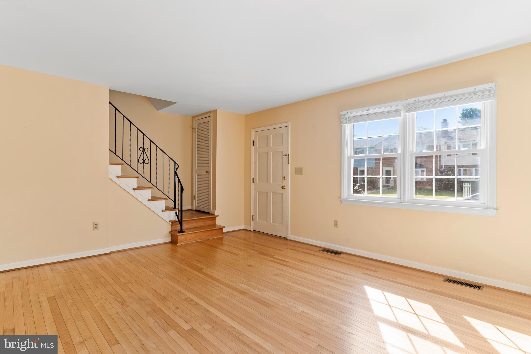 CUMBERLAND COURT APARTMENTS - Residential