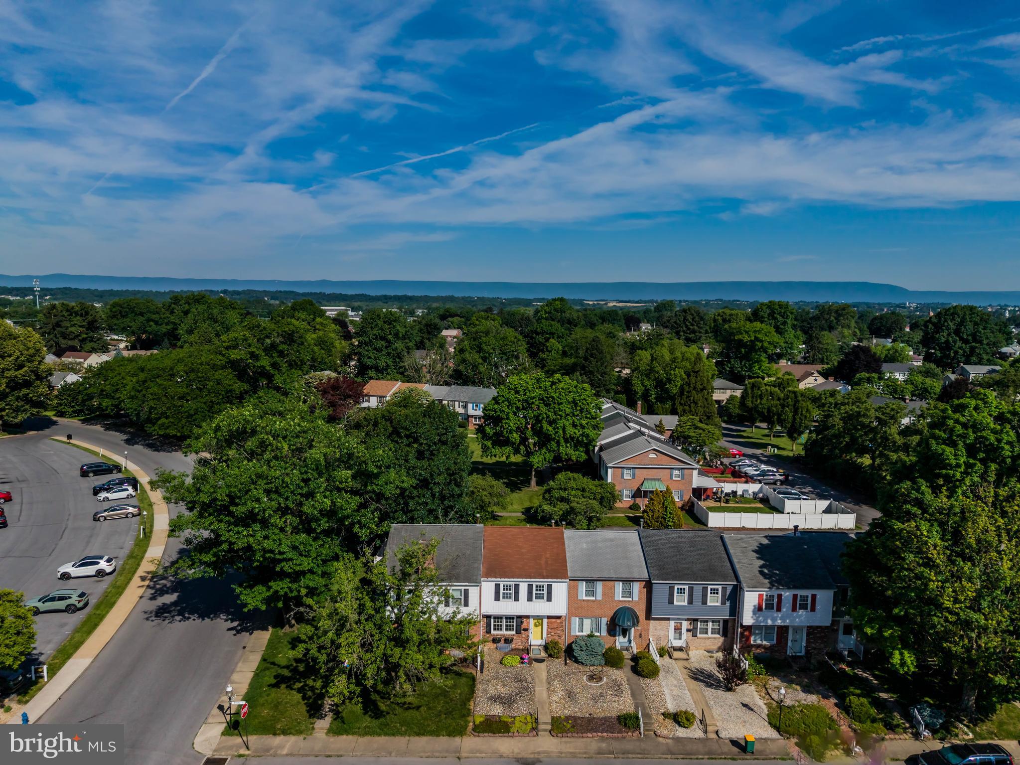 CUMBERLAND COURT APARTMENTS - Residential
