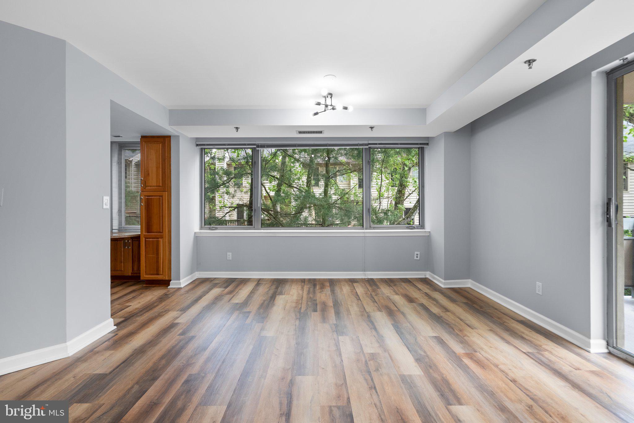 WHITLEY PARK CONDOMINIUM - Residential