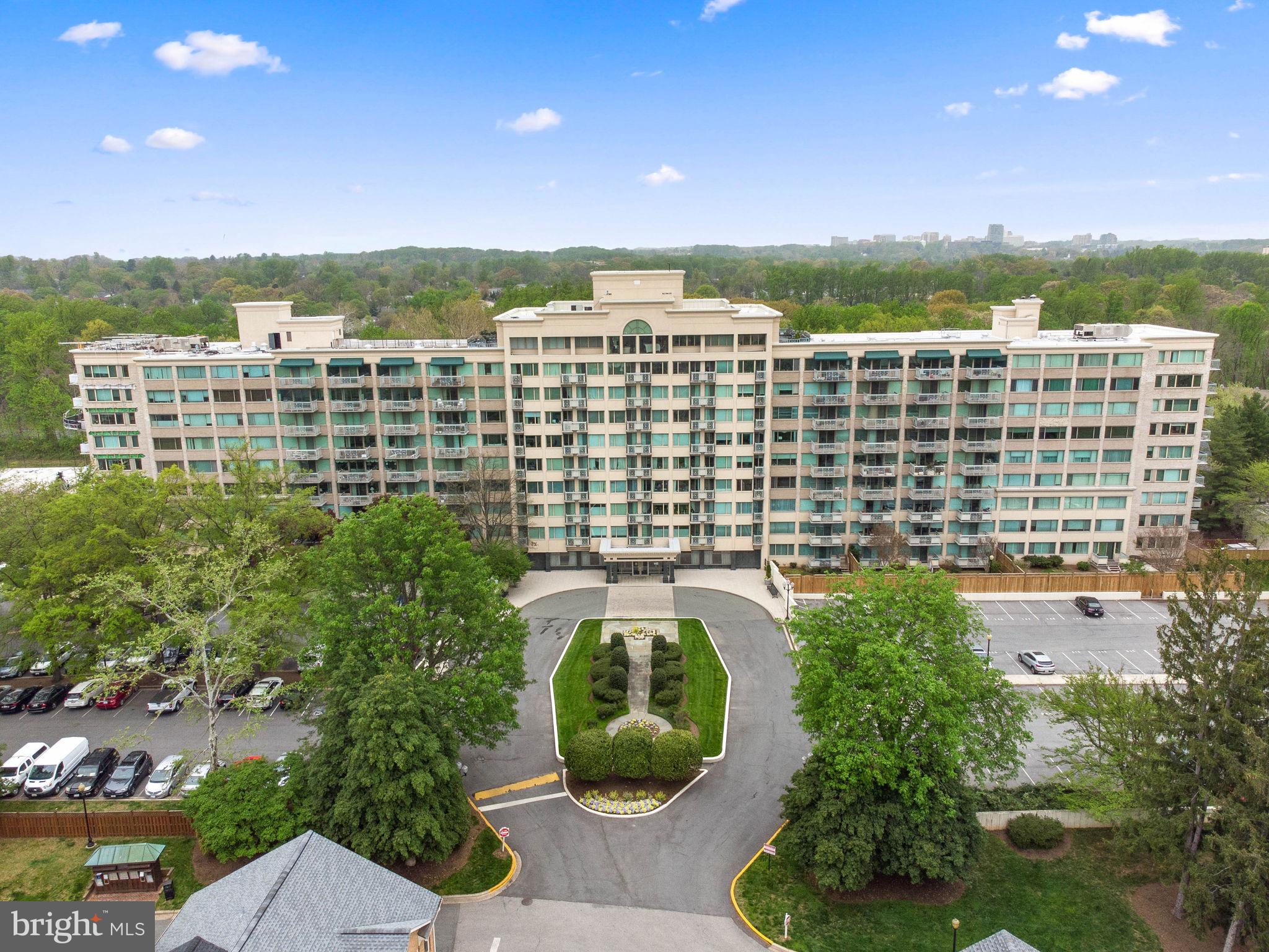WHITLEY PARK CONDOMINIUM - Residential
