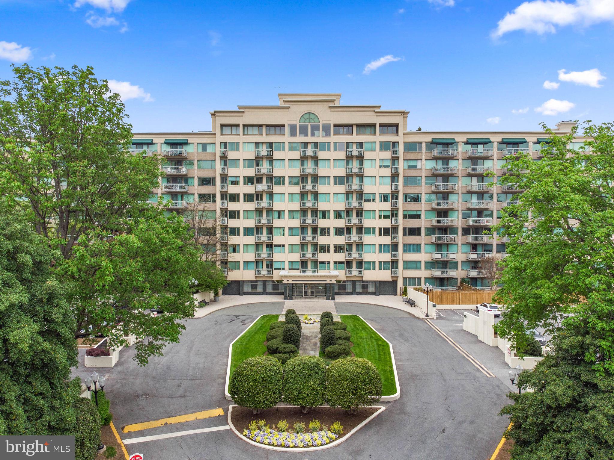 WHITLEY PARK CONDOMINIUM - Residential