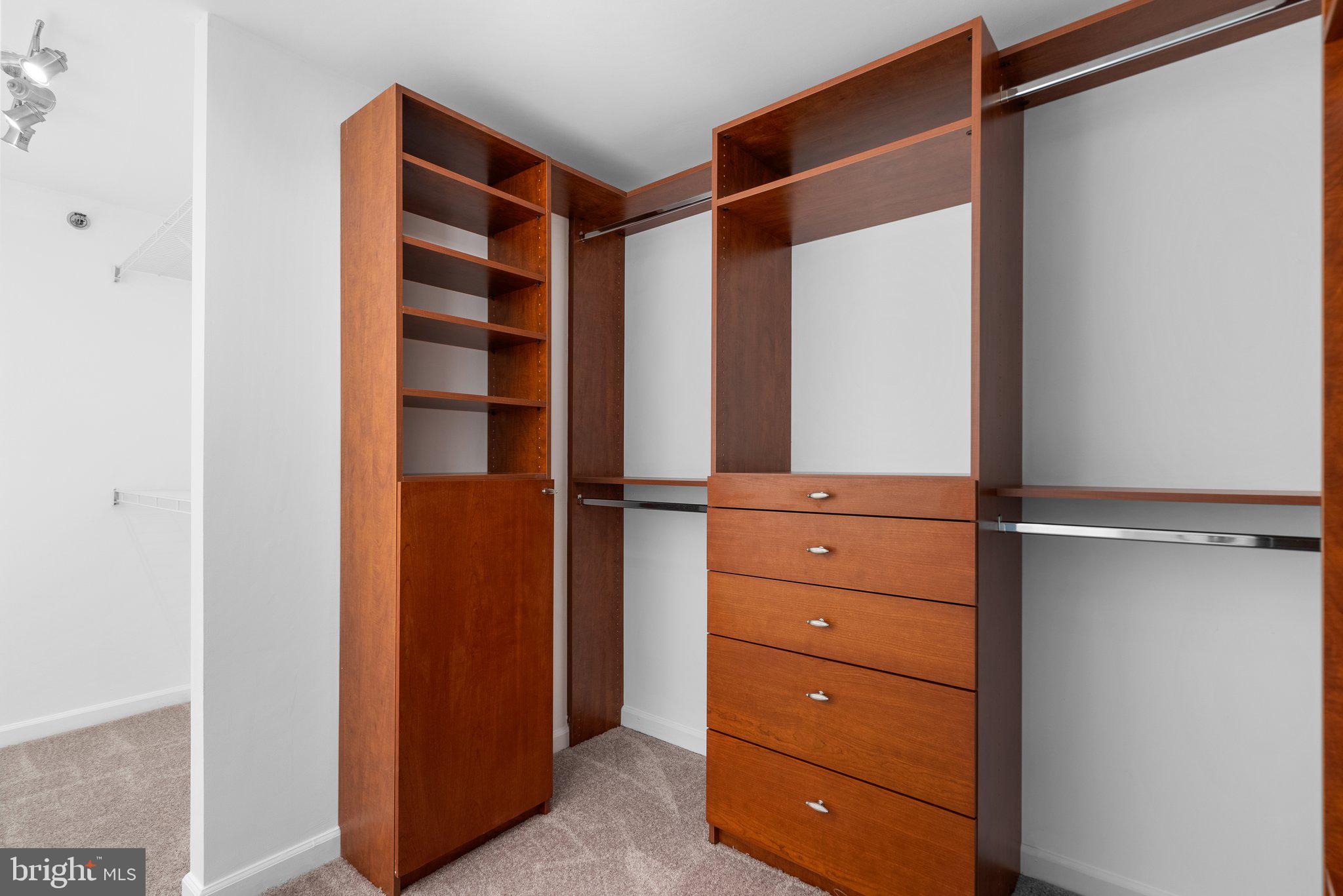 WHITLEY PARK CONDOMINIUM - Residential
