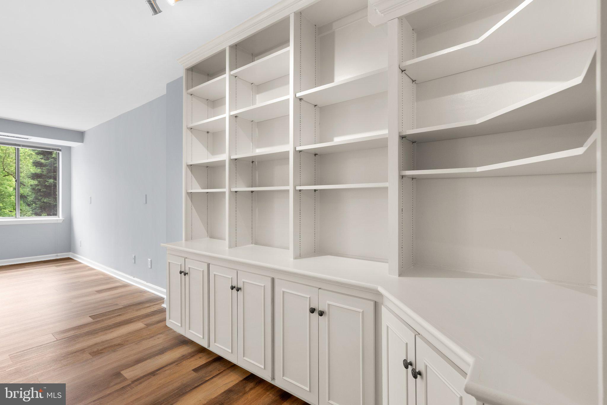 WHITLEY PARK CONDOMINIUM - Residential