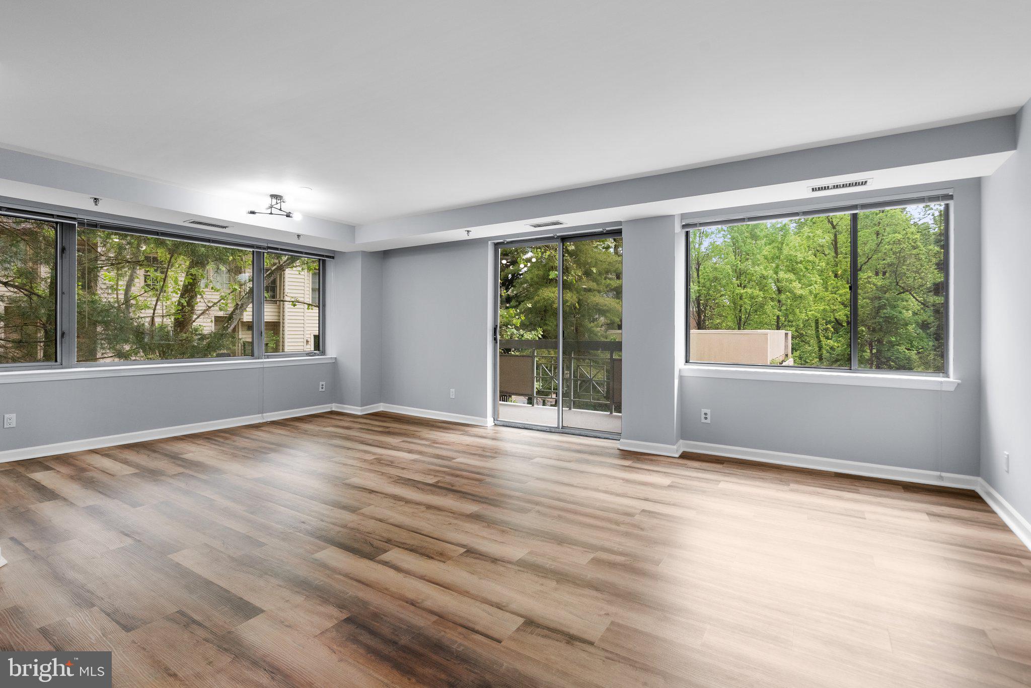 WHITLEY PARK CONDOMINIUM - Residential