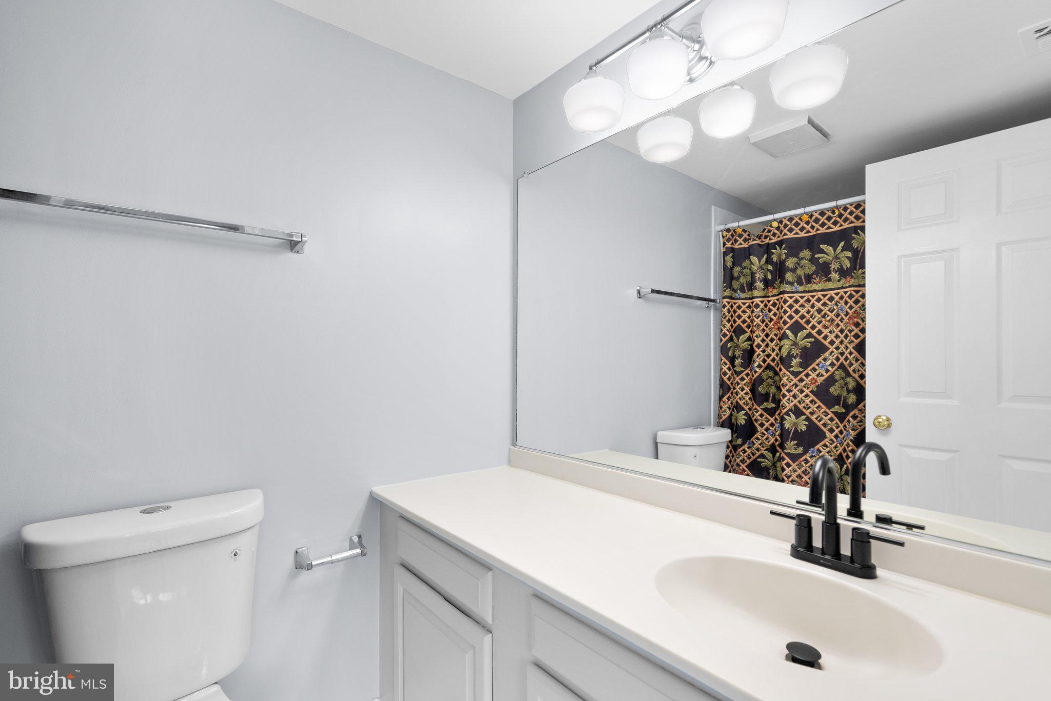 WHITLEY PARK CONDOMINIUM - Residential