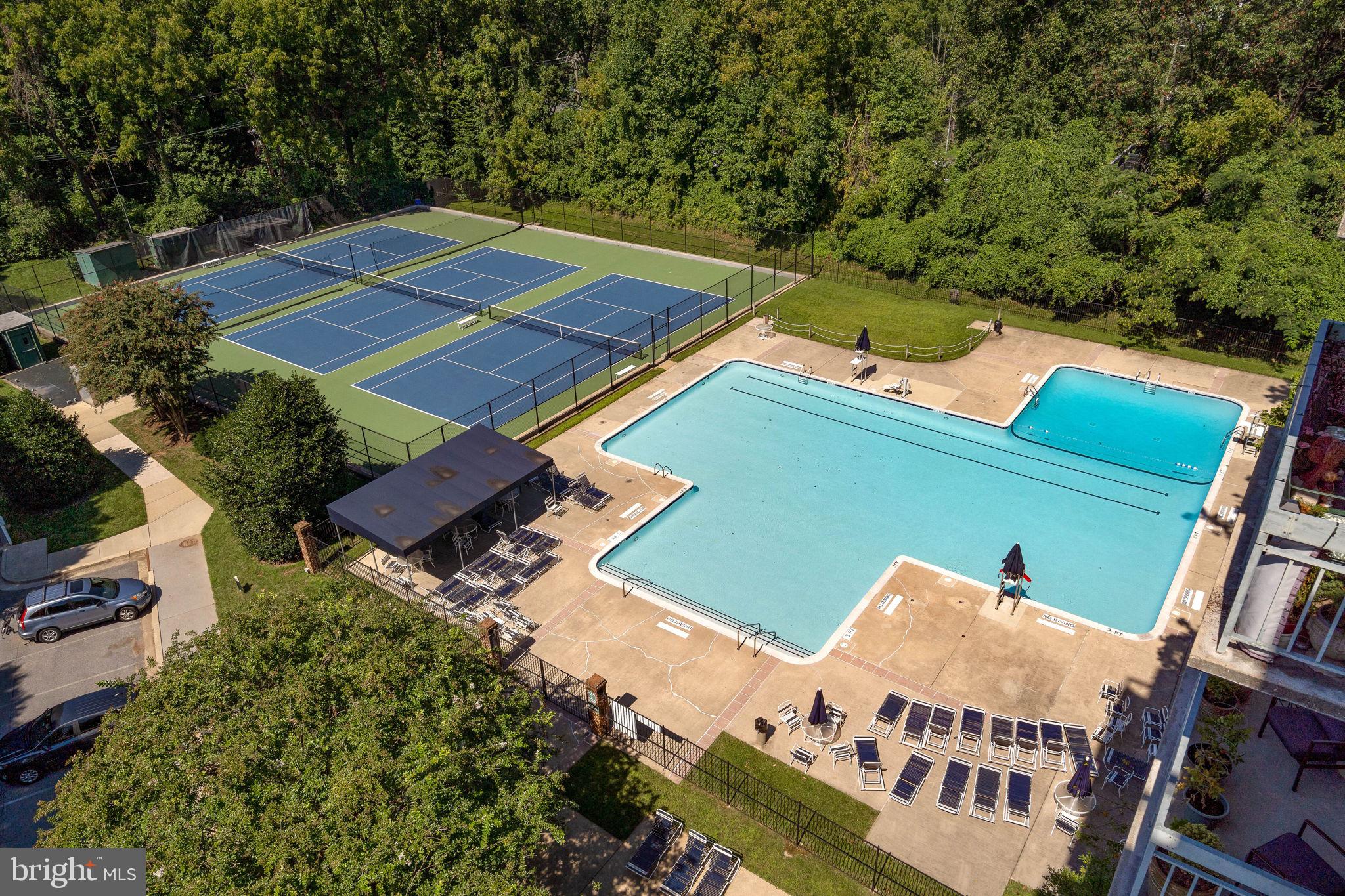 WHITLEY PARK CONDOMINIUM - Residential