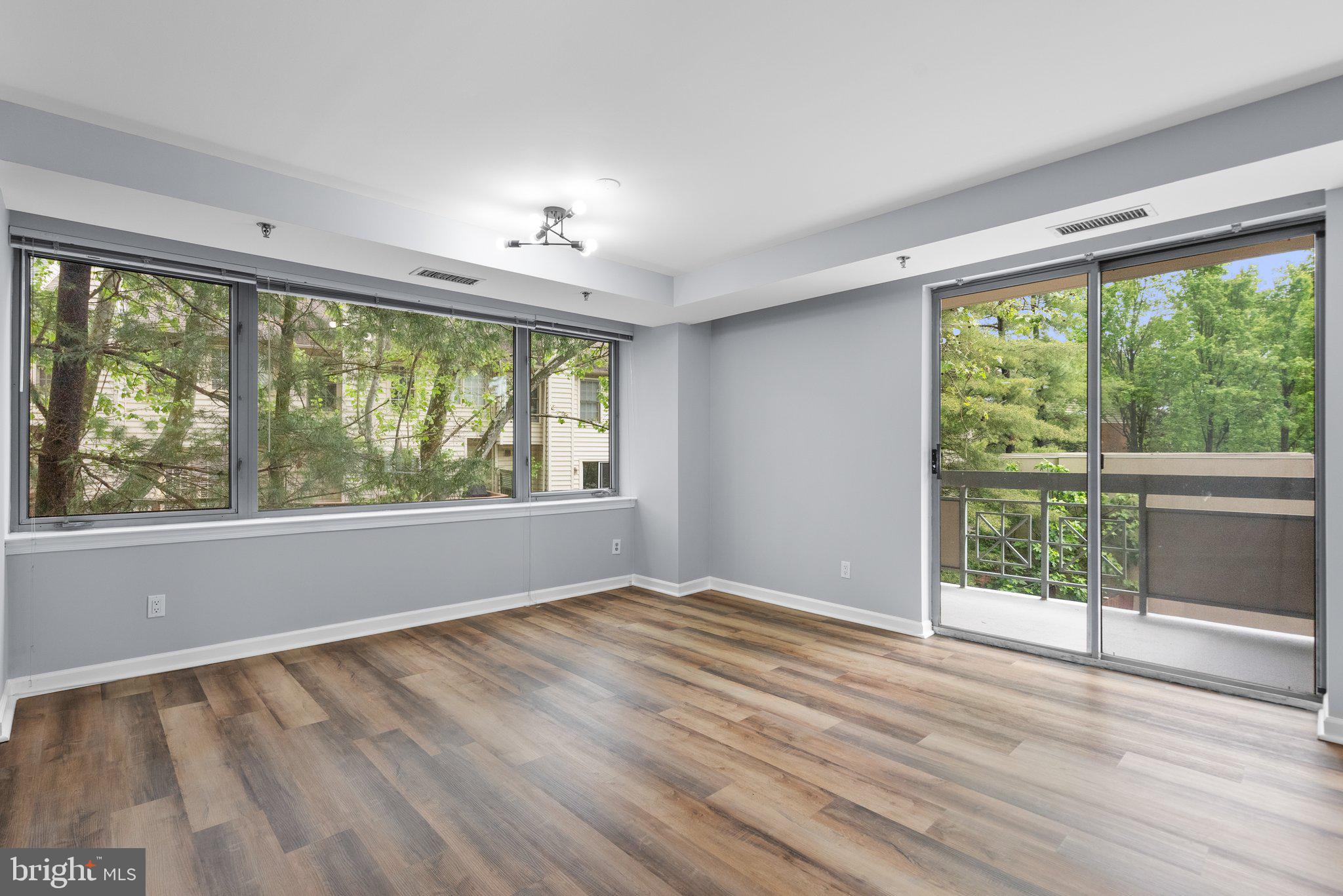 WHITLEY PARK CONDOMINIUM - Residential