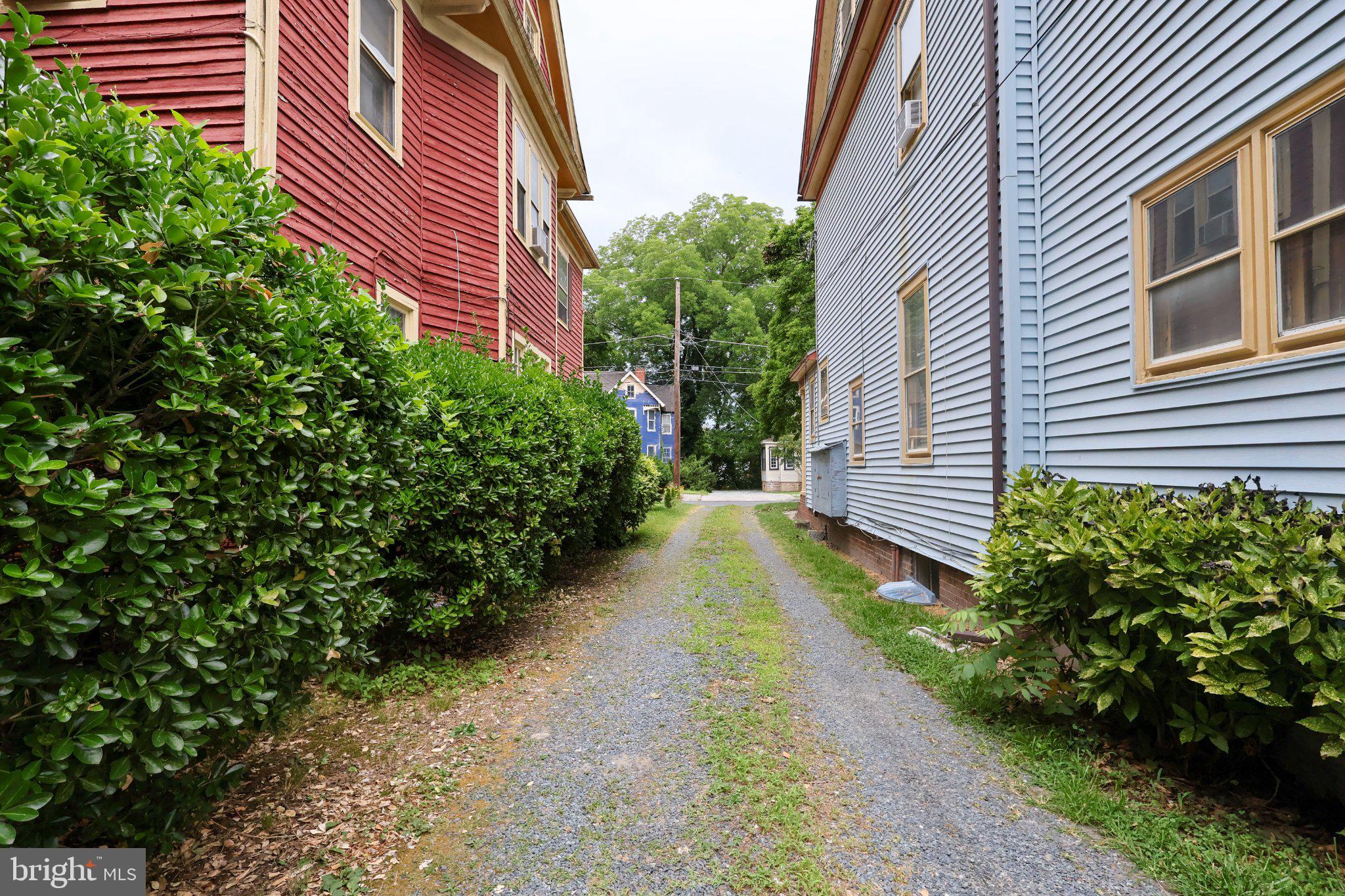 NEWTOWN - Residential