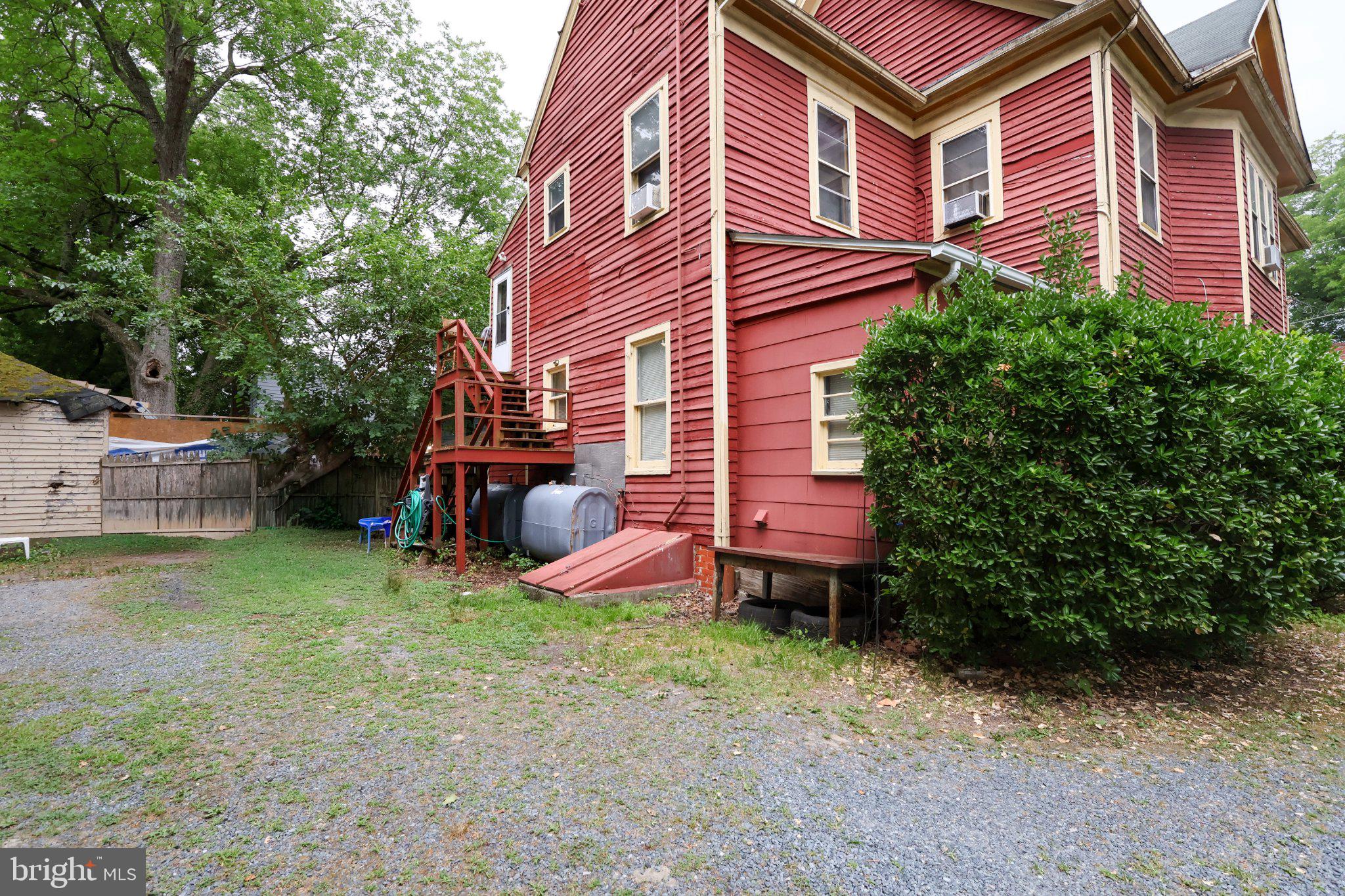 NEWTOWN - Residential