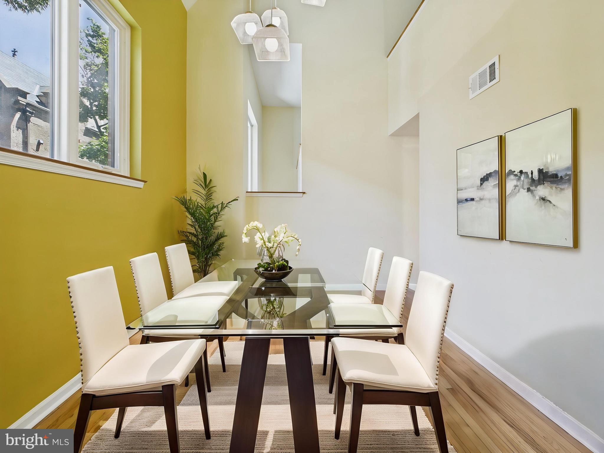 LOGAN SQUARE - Residential