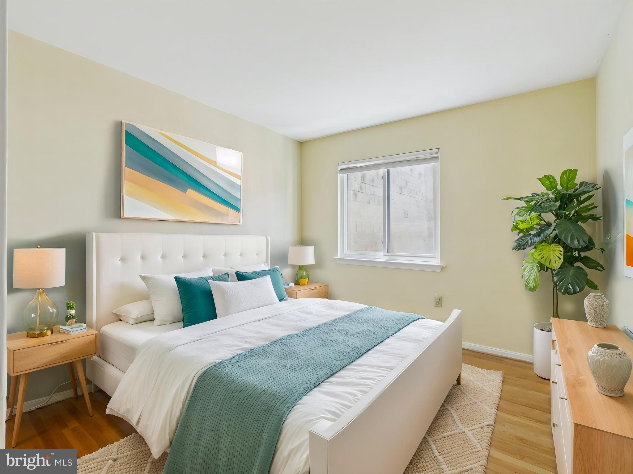 LOGAN SQUARE - Residential