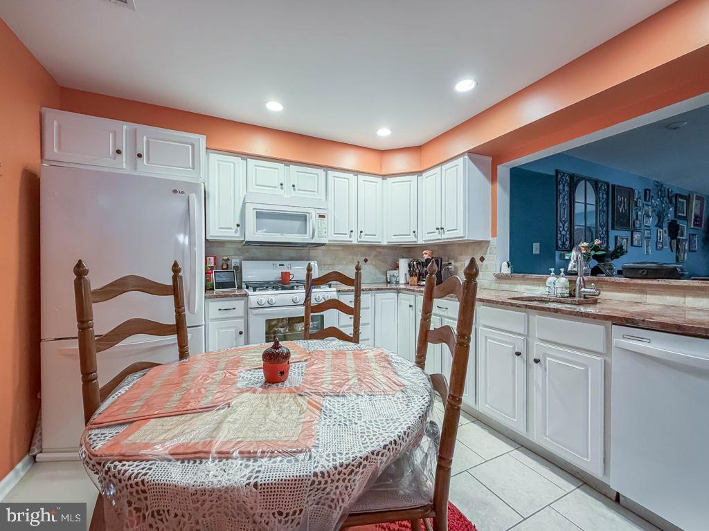 DELAIRE LANDING - Residential