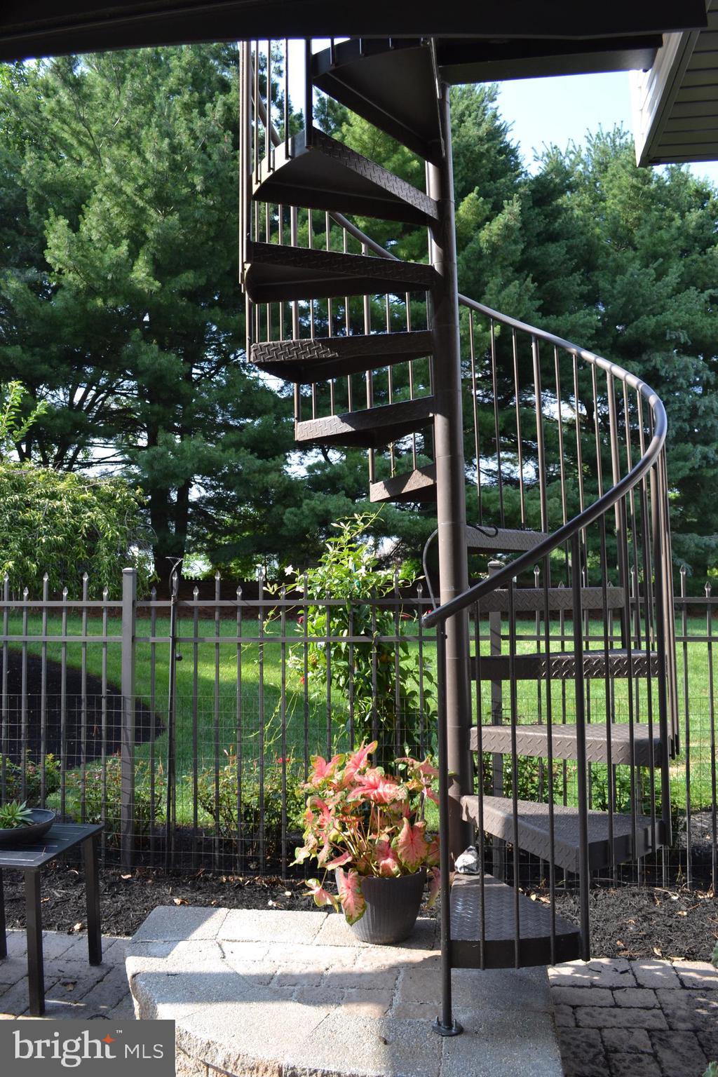 STONEY RUN - Residential