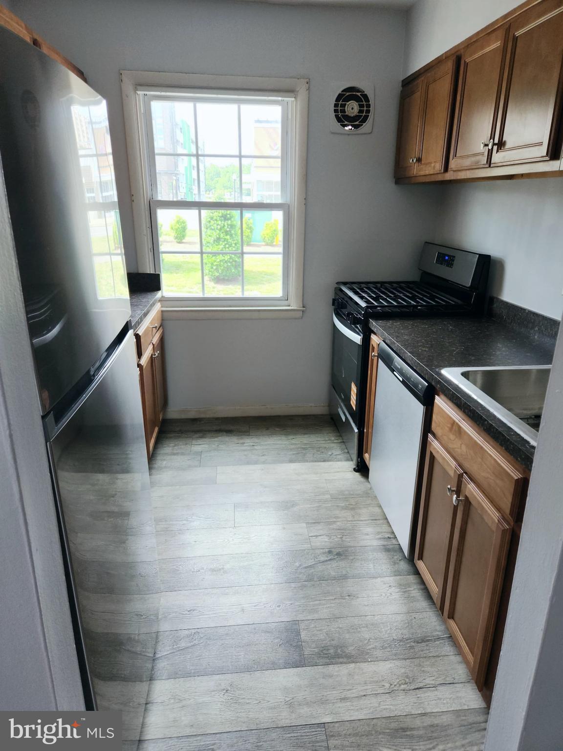 FOXCROFT COLONY CONDOS - Residential