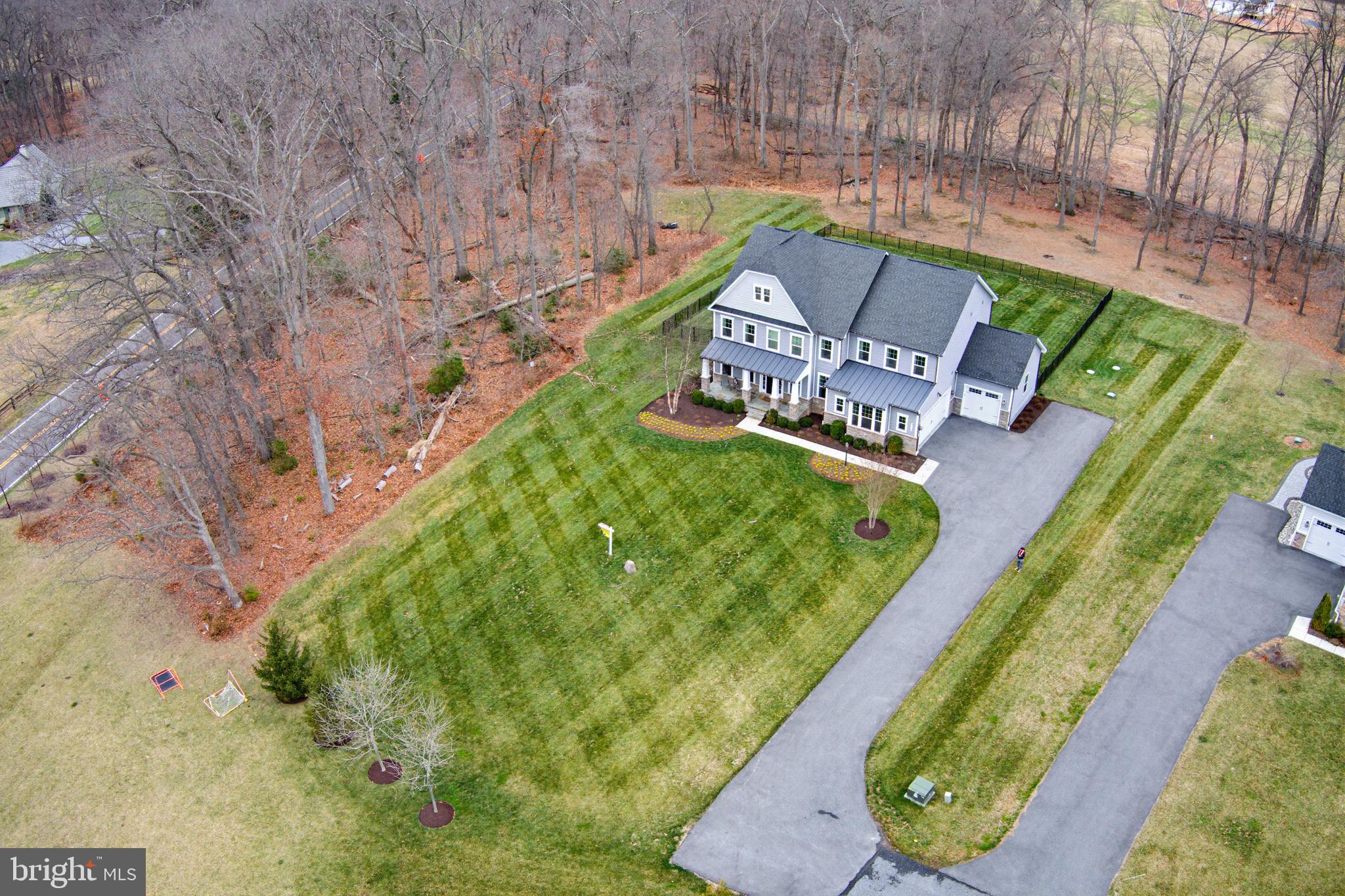 FAIRLANE FARM - Residential