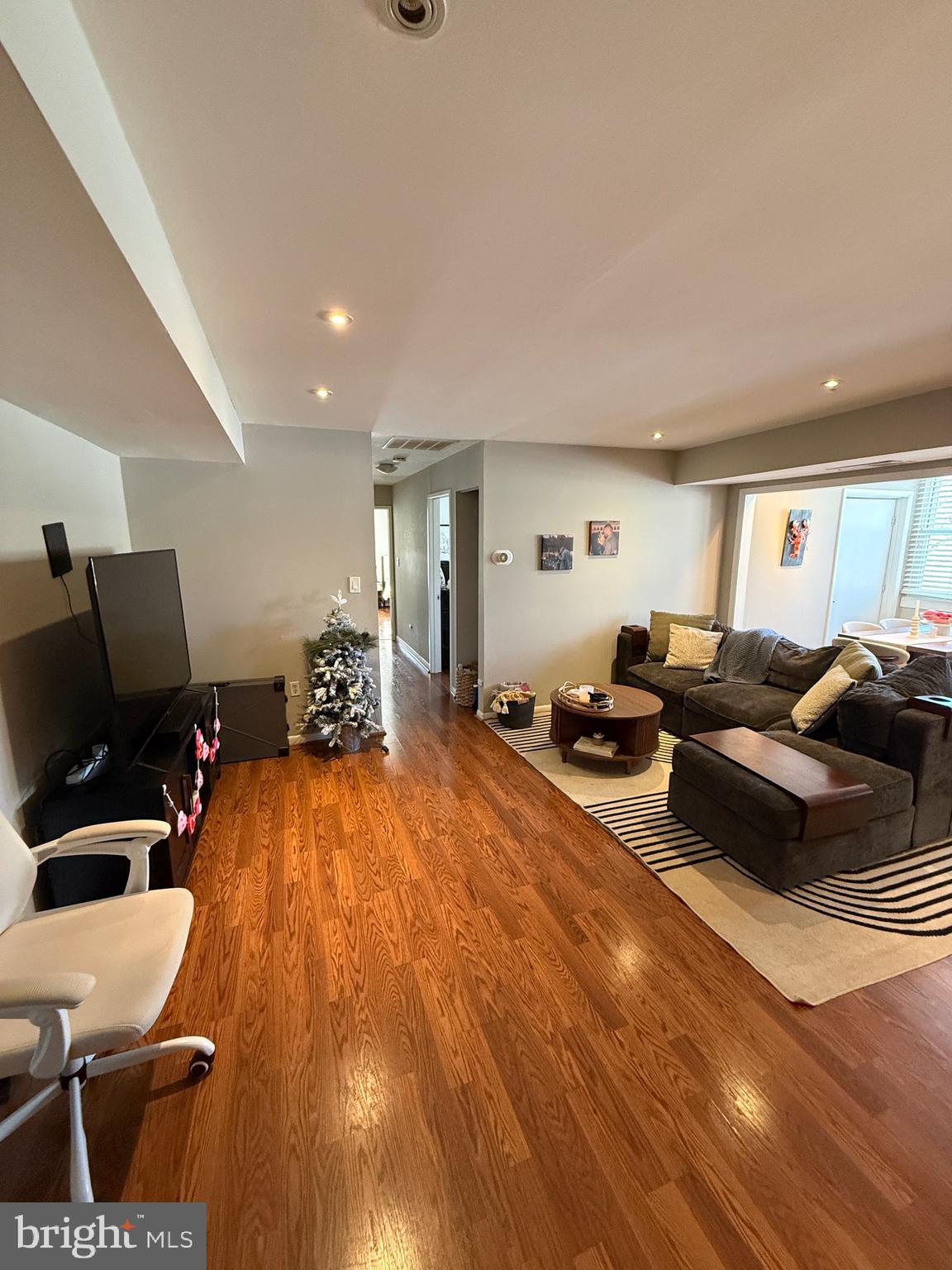 SHADOW OAKS - Residential