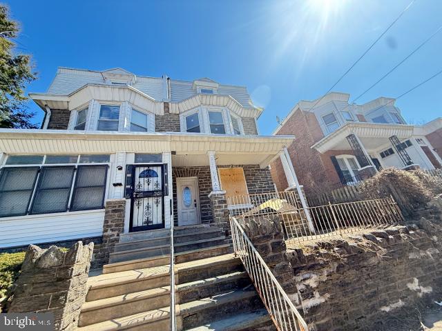 Charming single-family home in a convenient North Philadelphia location. Features solid layout with 3 bedrooms and 1 bath, full basement, and classic architectural details. Close to shopping, transit, and local amenities—ideal for first-time buyers or investors.